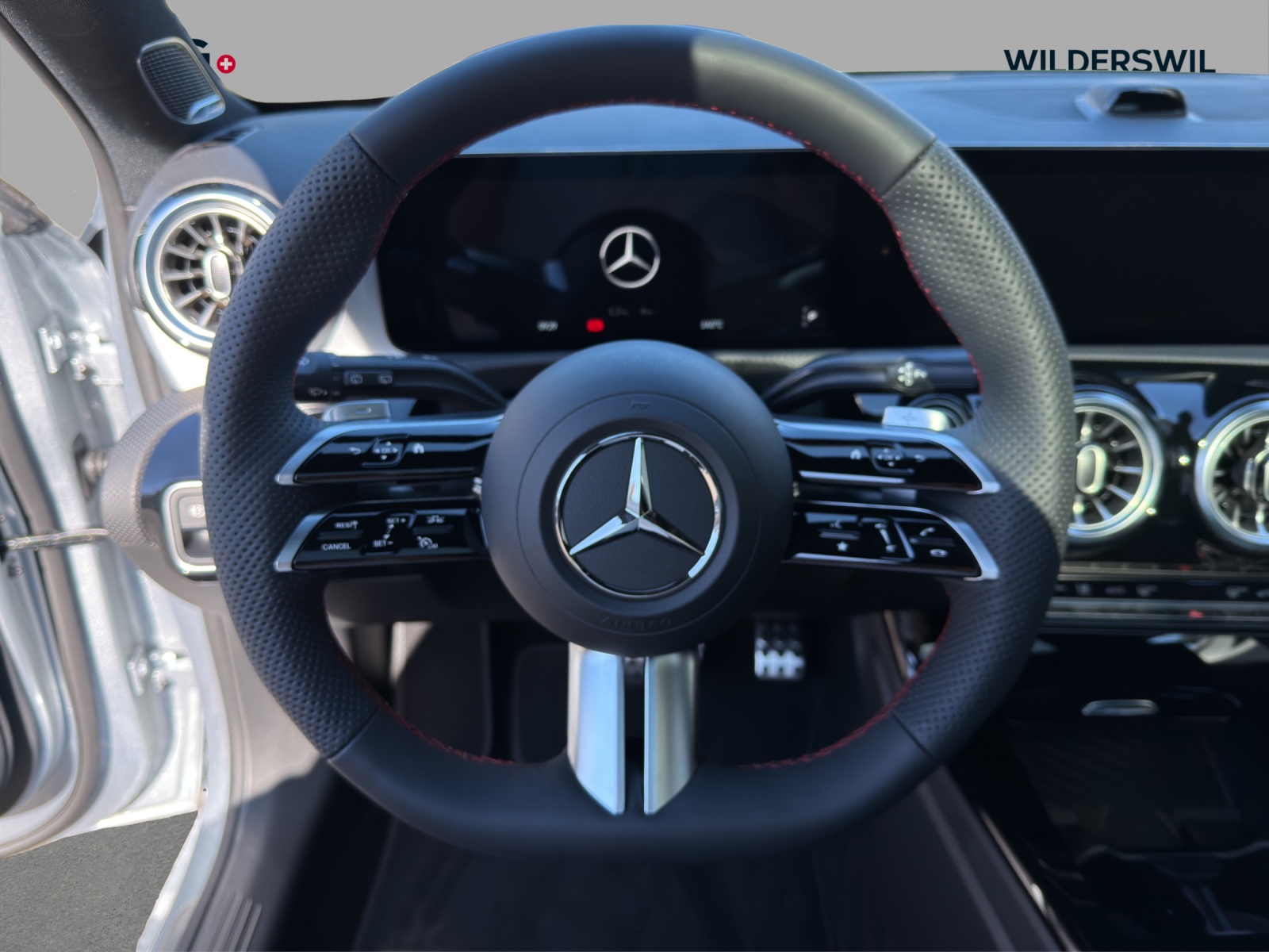 MERCEDES-BENZ A 200 Night Star 7G-DCT-image-9