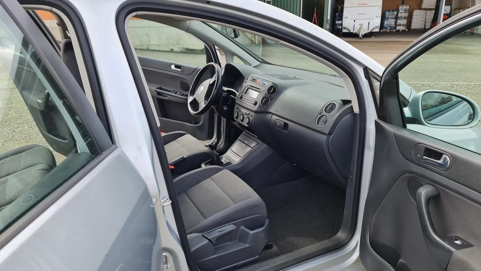 VW Golf Plus 1.6 FSI Comfortline-image-6