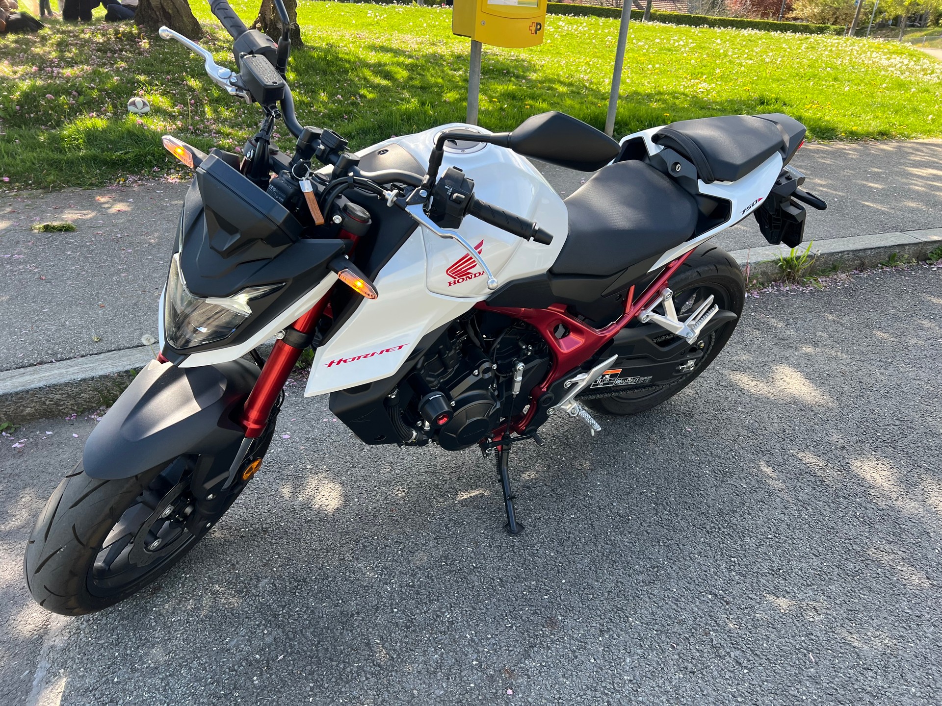 HONDA CB 750 Hornet (35kW)-showroom-element-3