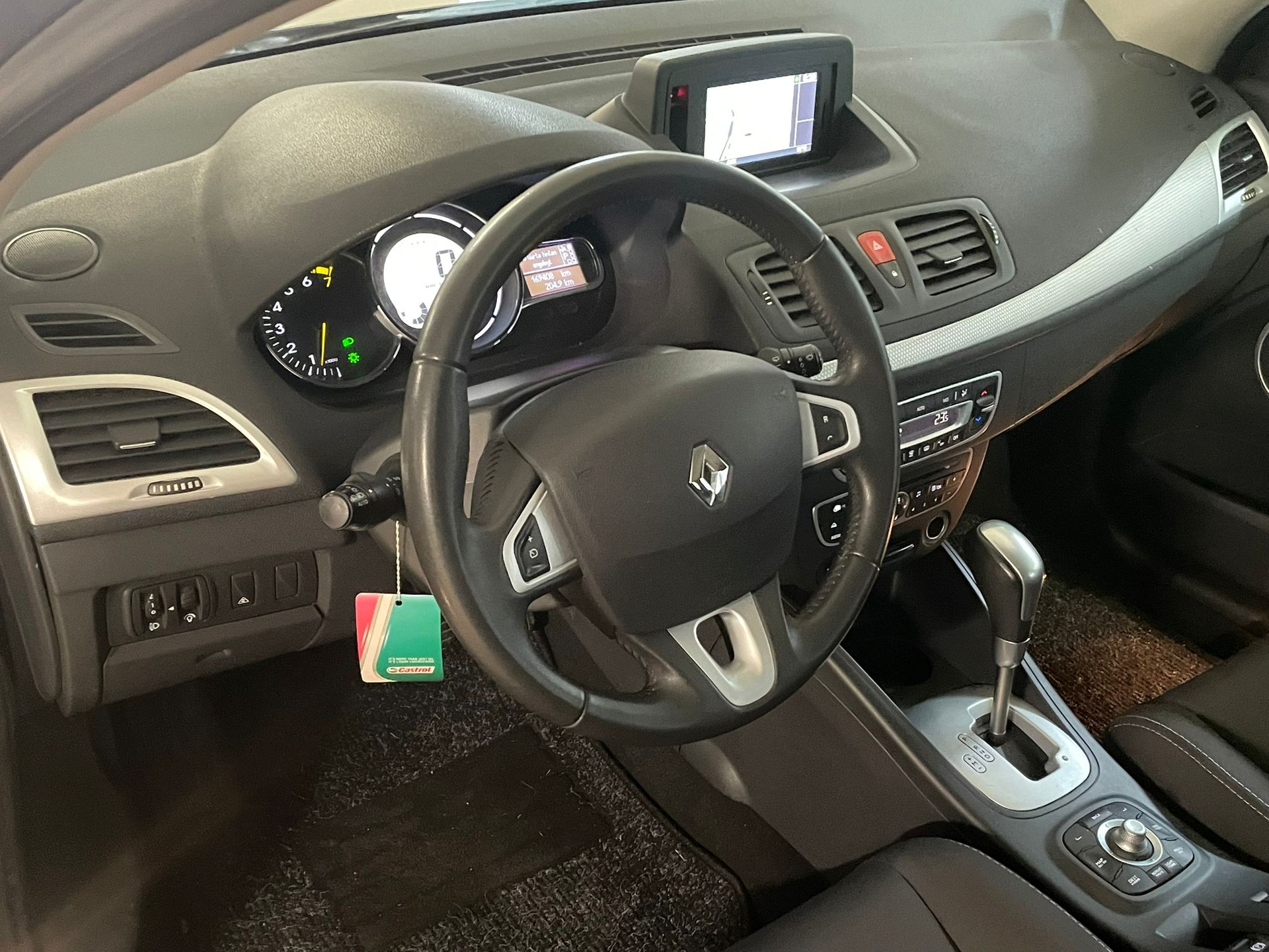 RENAULT Mégane Grandtour 2.0 16V Dynamique CVT-image-6