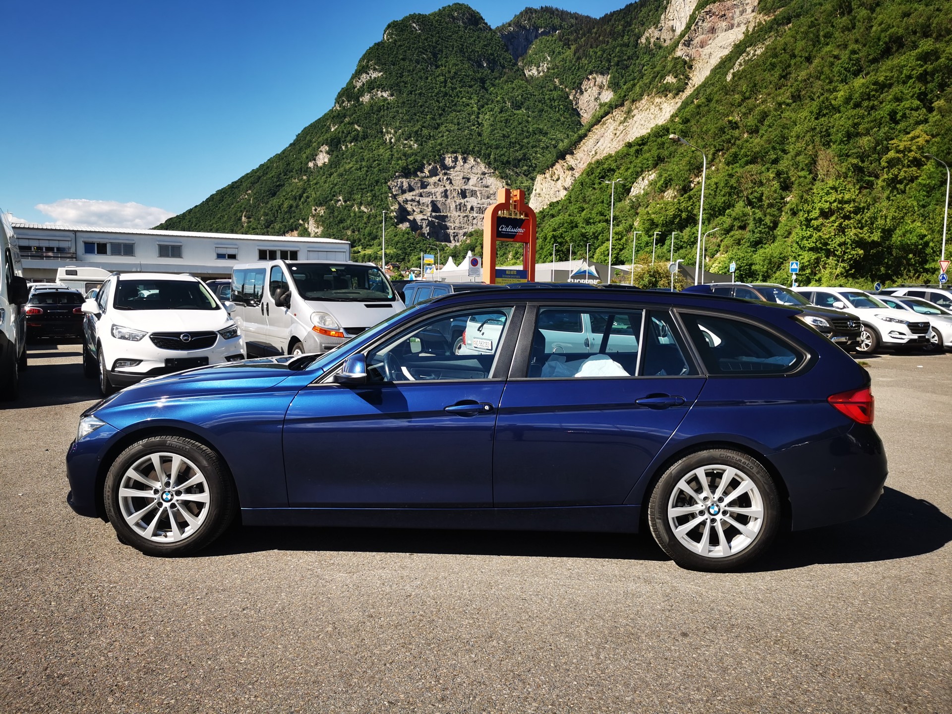 BMW 330i xDrive Touring Steptronic