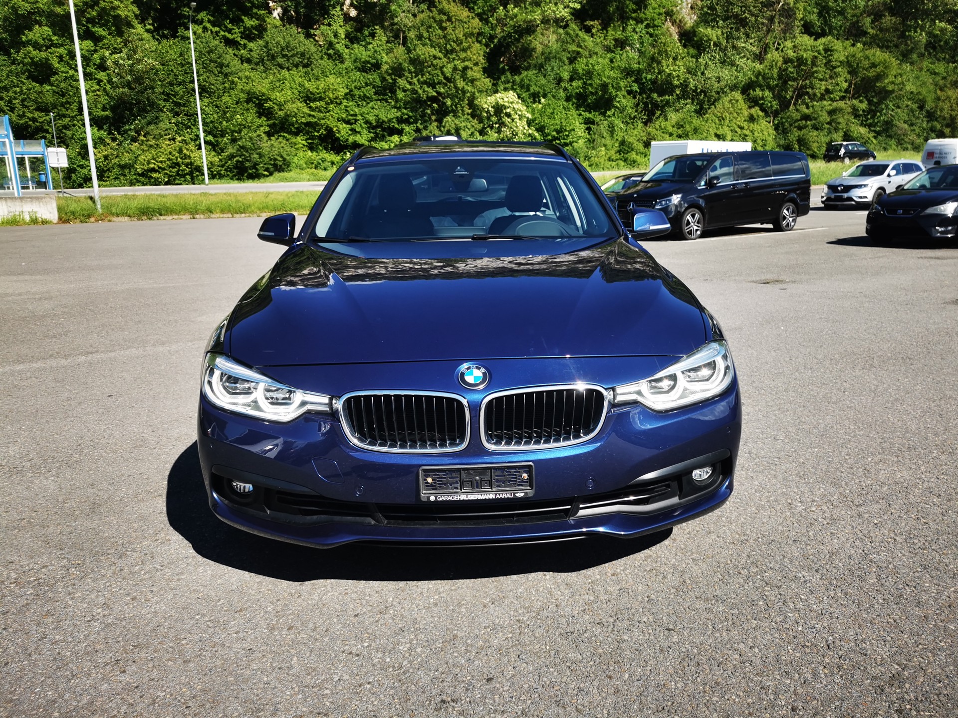 BMW 330i xDrive Touring Steptronic-image-2