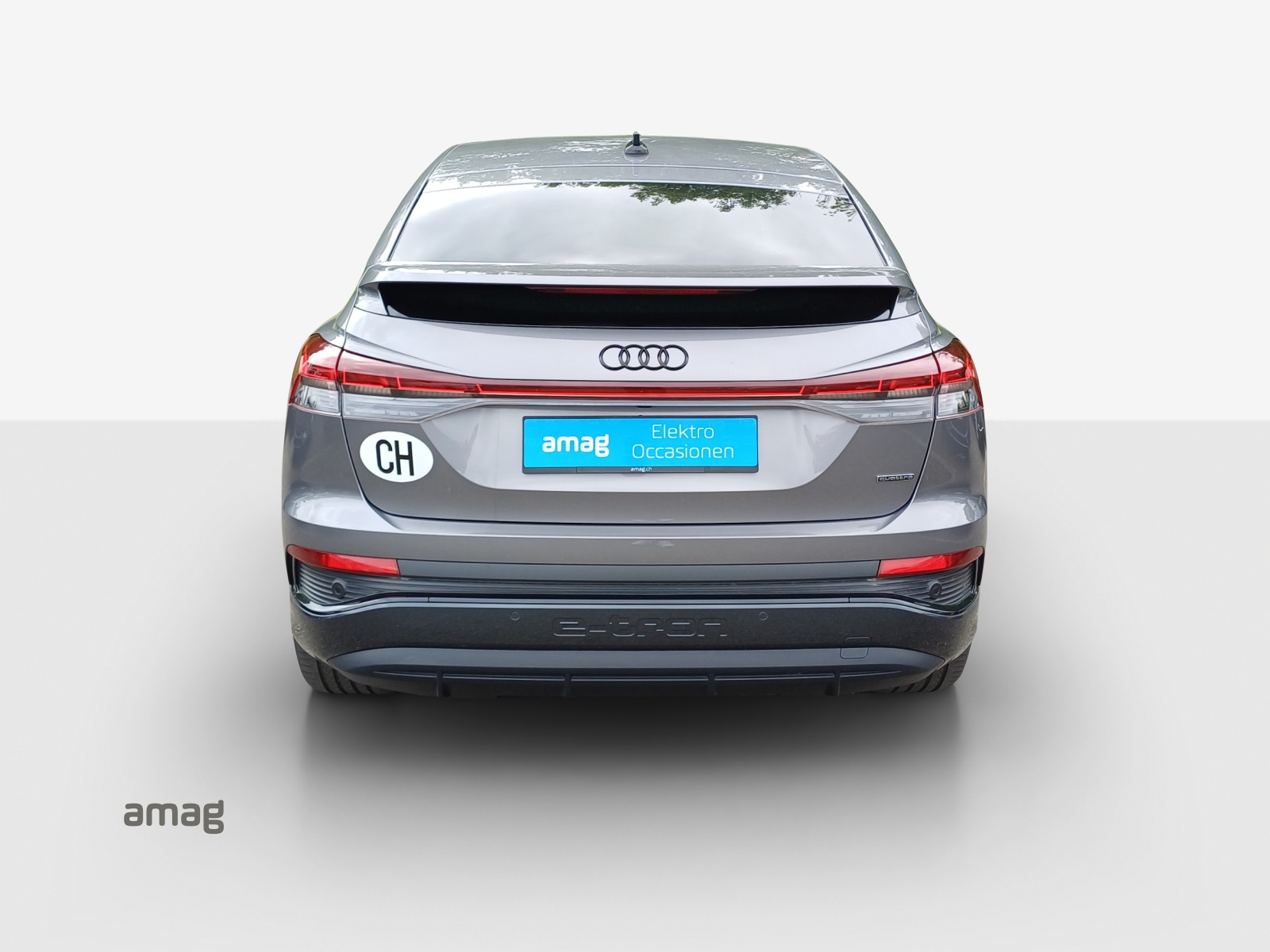 AUDI Q4 e-tron 55 quattro-image-4