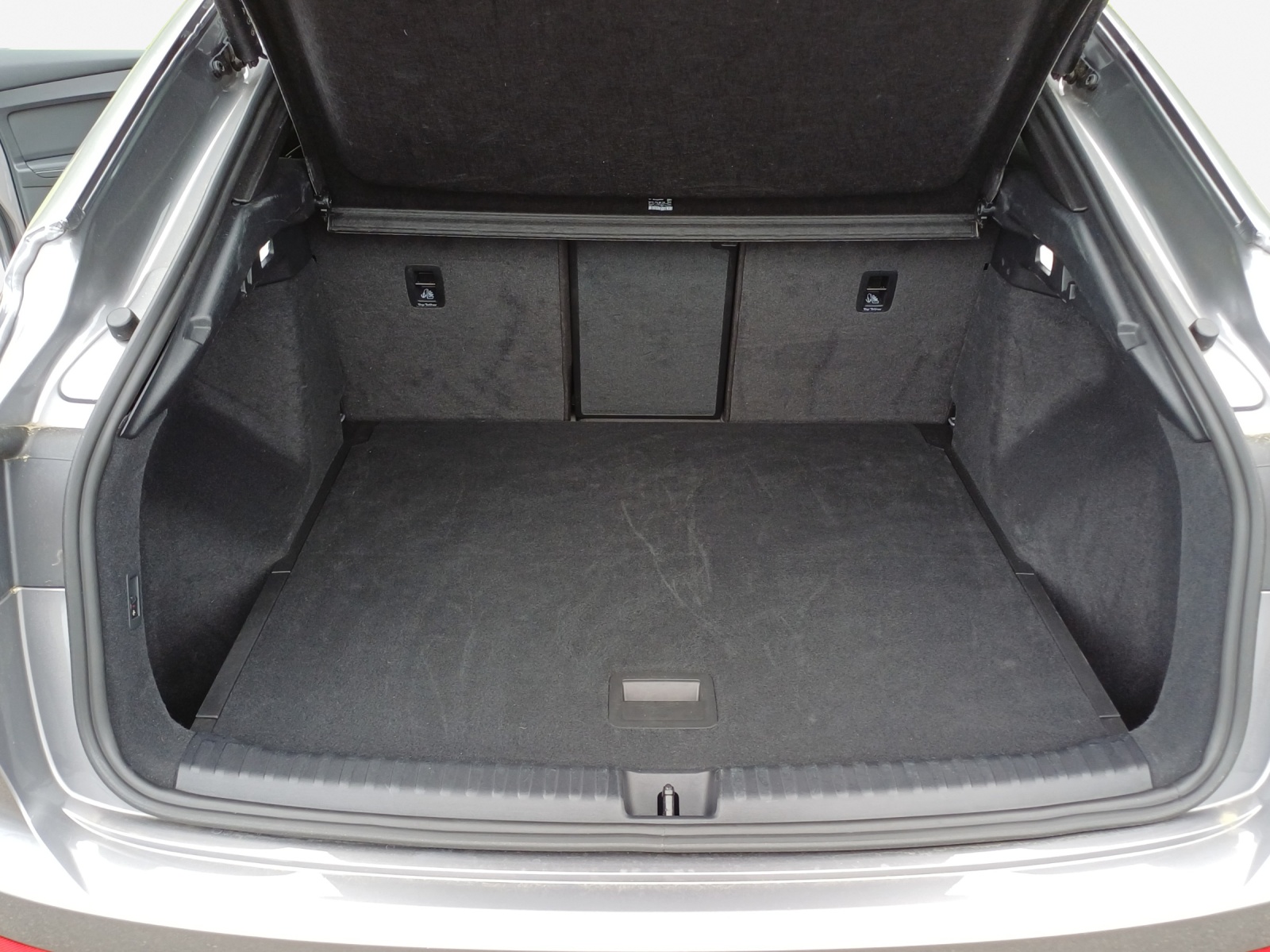 AUDI Q4 e-tron 55 quattro-image-13