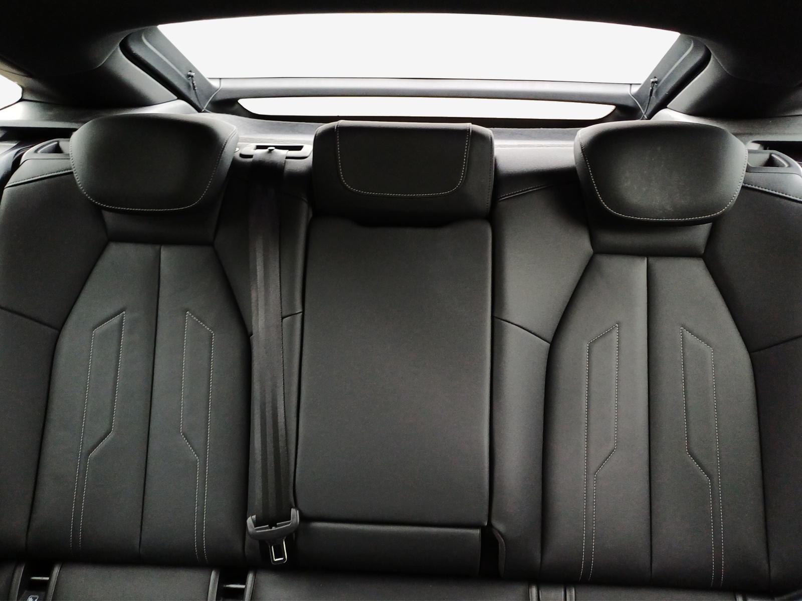 AUDI Q4 e-tron 55 quattro-image-12