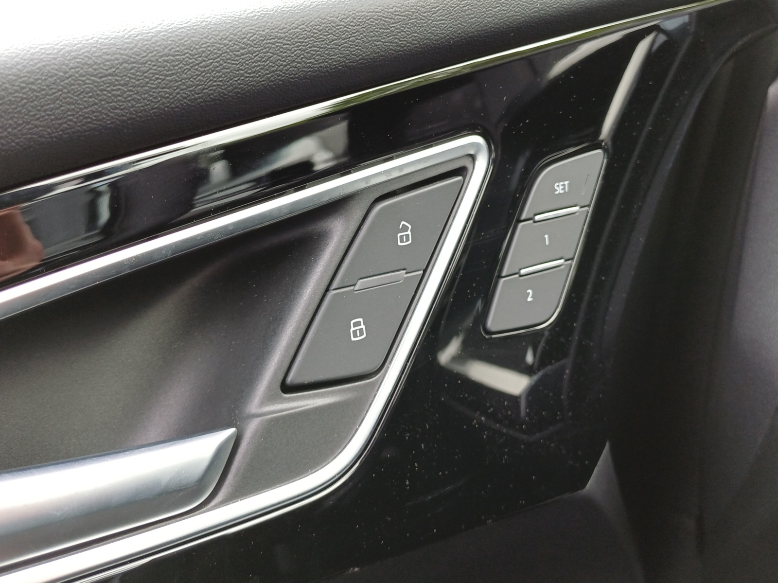 AUDI Q4 e-tron 55 quattro-image-16
