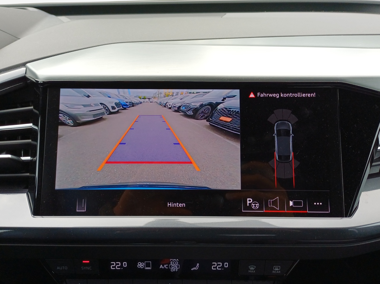 AUDI Q4 e-tron 55 quattro-image-14