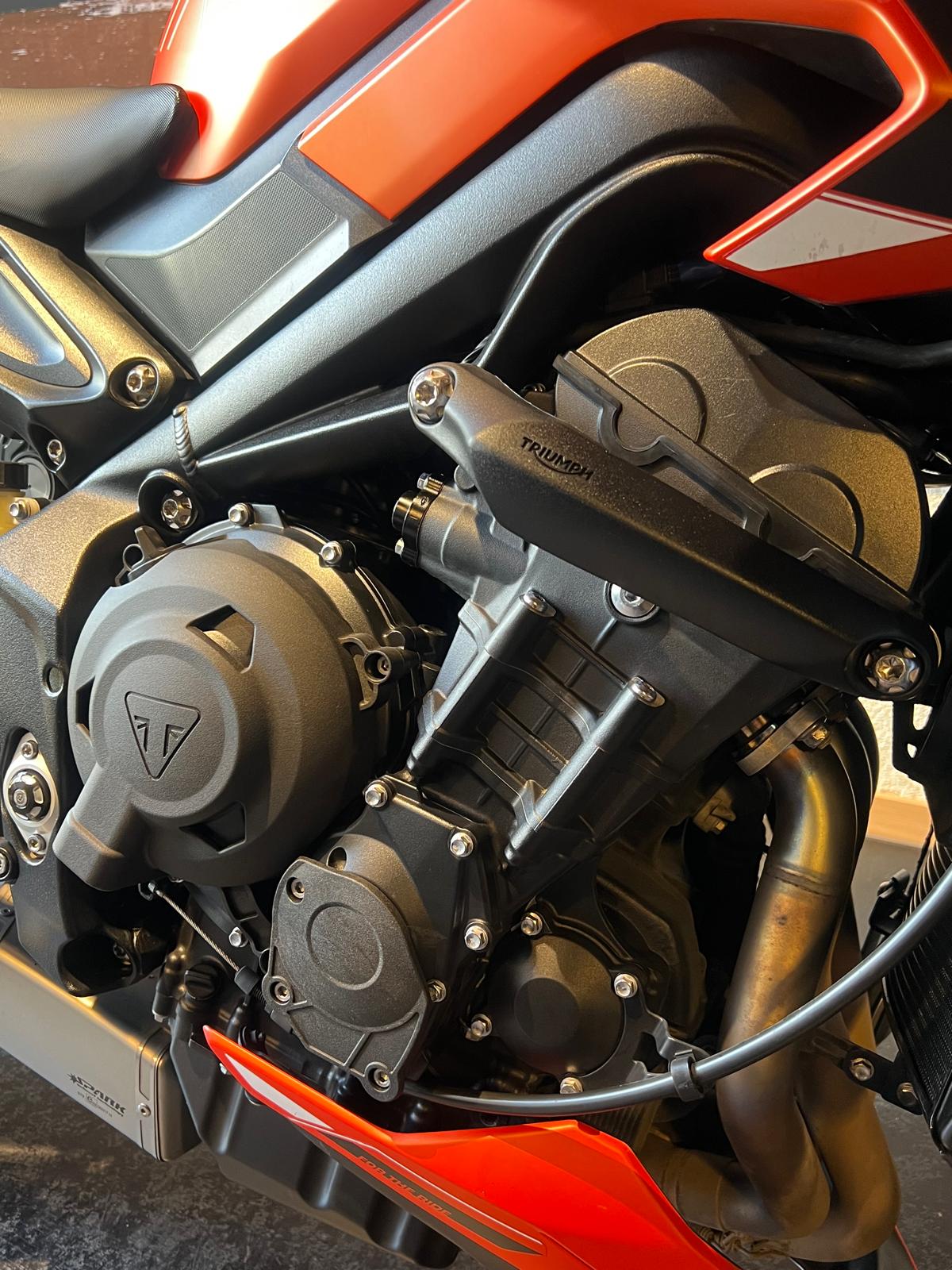 TRIUMPH Street Triple 765 R A2 (35kW)-image-6
