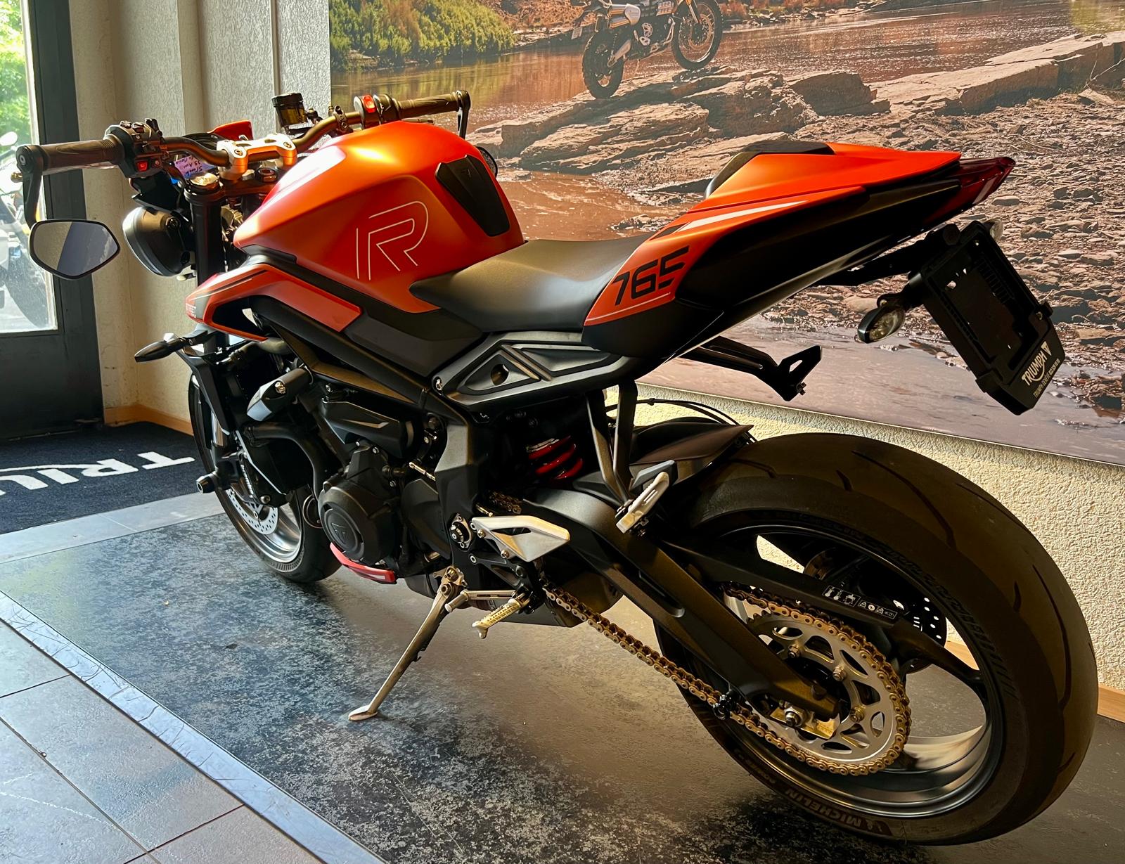 TRIUMPH Street Triple 765 R A2 (35kW)-image-4