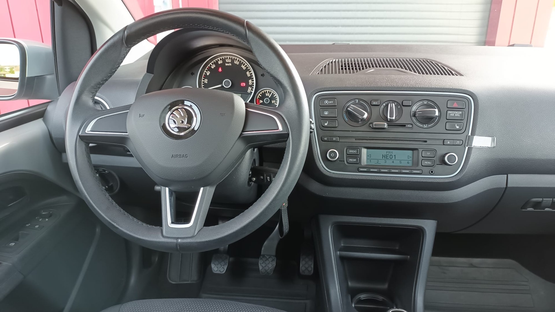 SKODA Citigo 1.0 Elegance-image-9