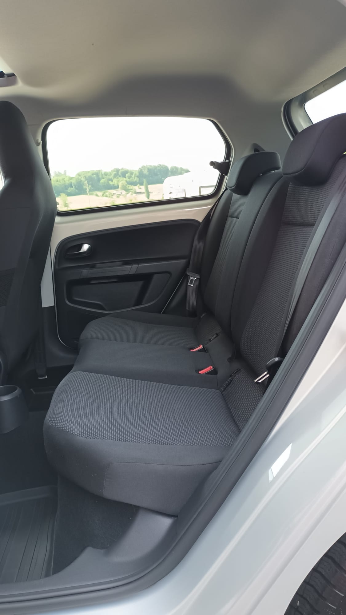 SKODA Citigo 1.0 Elegance-image-12