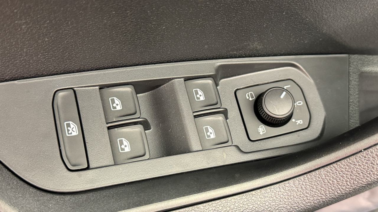 SKODA Karoq 2.0 TSI SportLine 4x4-image-8