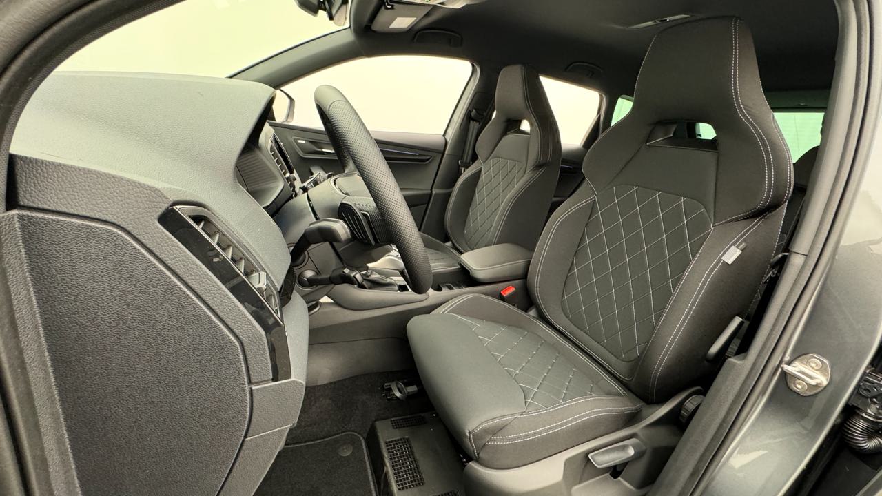 SKODA Karoq 2.0 TSI SportLine 4x4-image-4