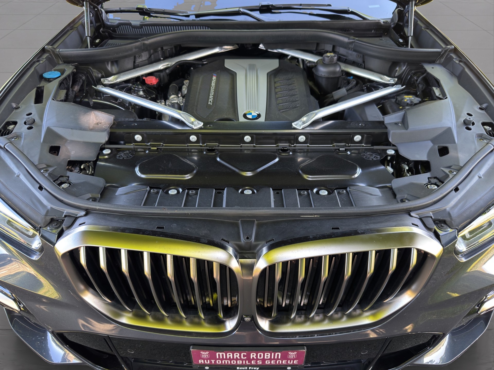 BMW X5 xDrive M50d Steptronic-image-16