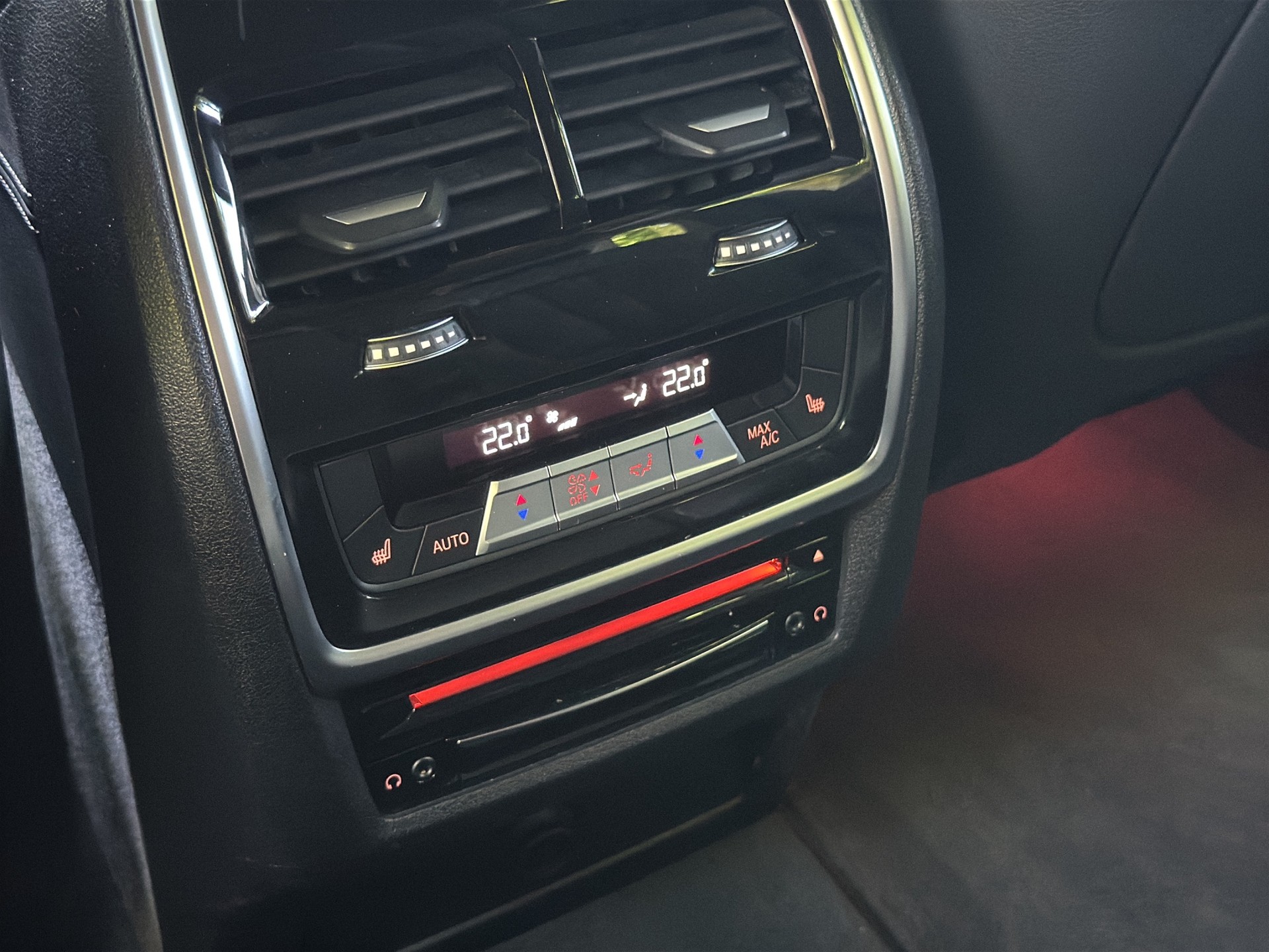 BMW X5 xDrive M50d Steptronic-image-23
