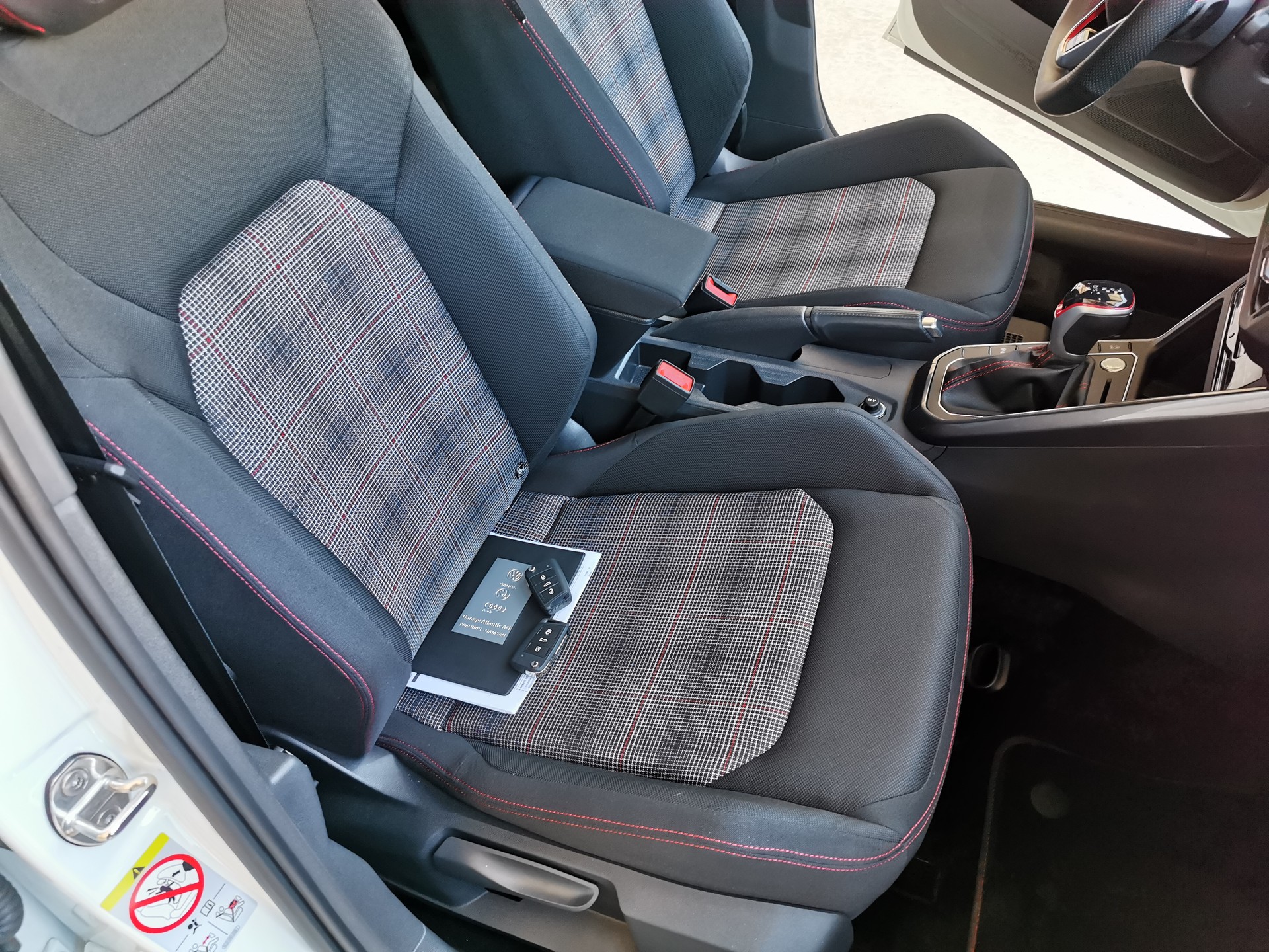 VW Polo 2.0 TSI GTI Edition 75 DSG-image-6