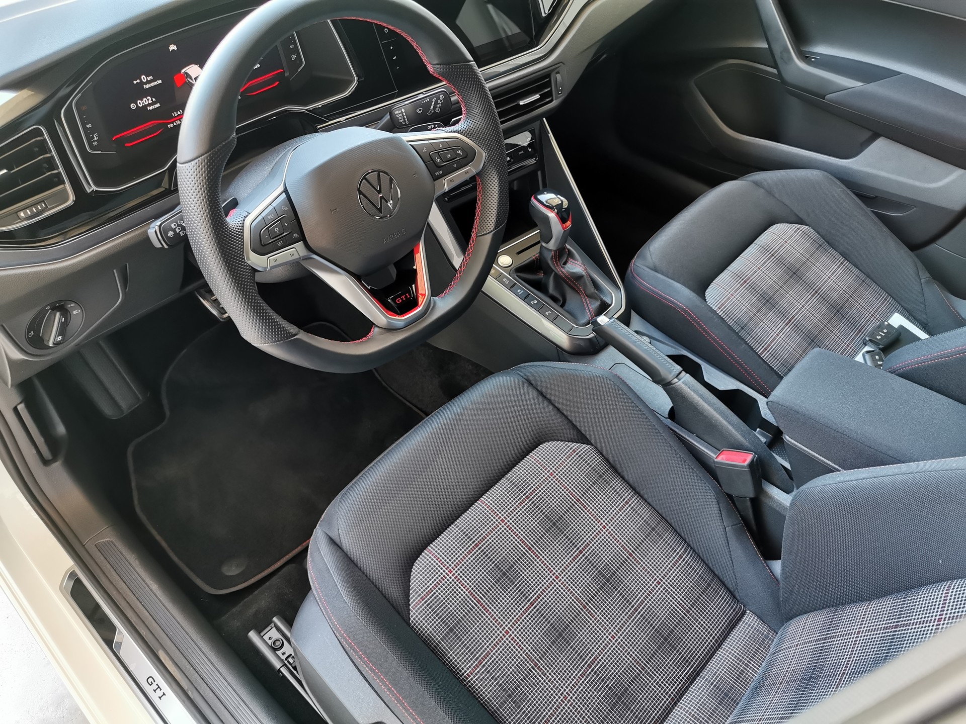 VW Polo 2.0 TSI GTI Edition 75 DSG-image-4