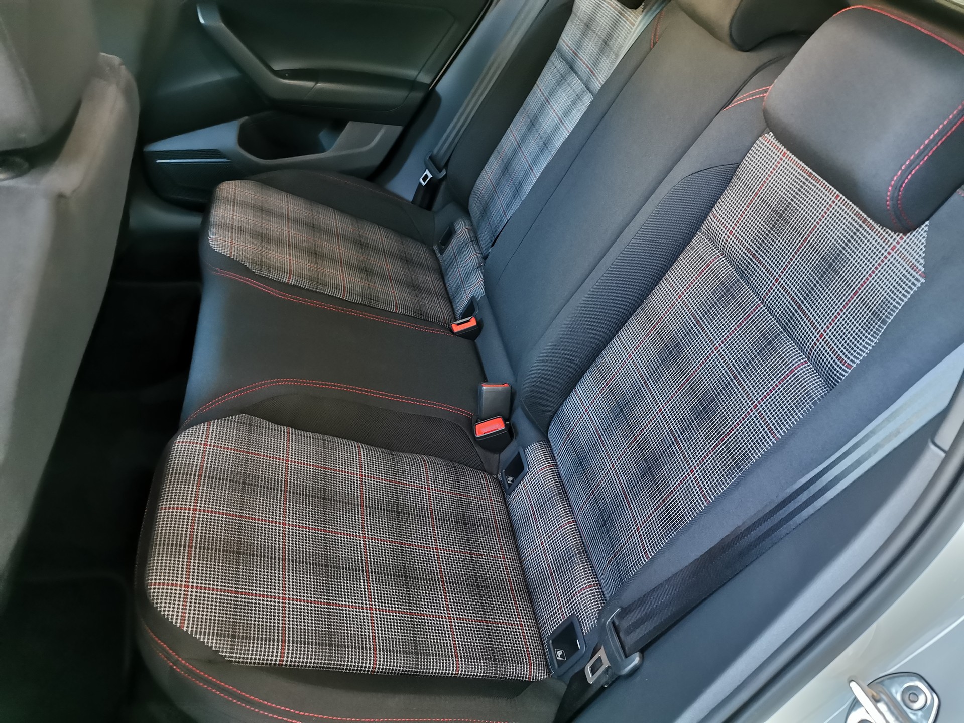 VW Polo 2.0 TSI GTI Edition 75 DSG-image-7
