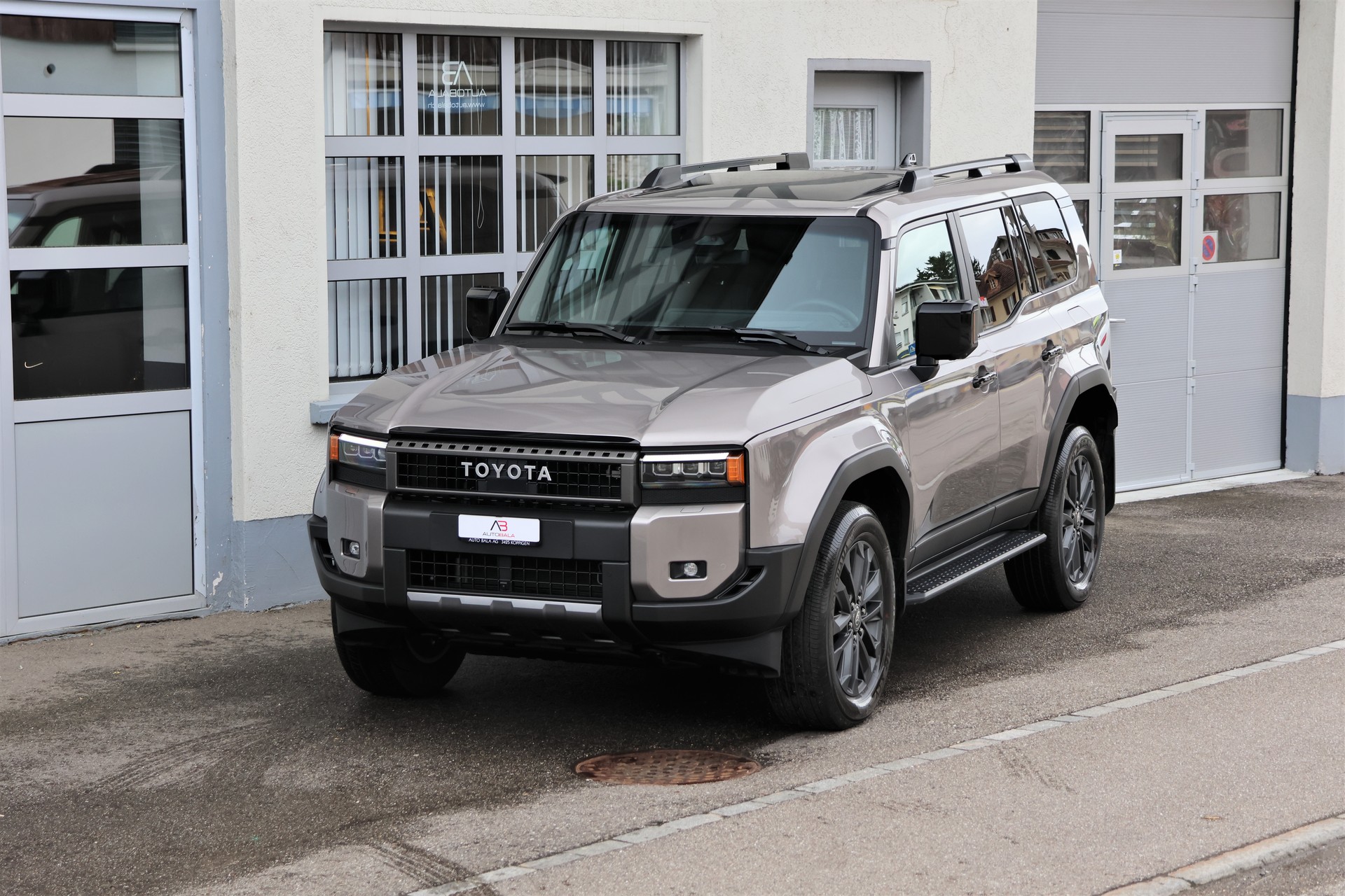 TOYOTA Land Cruiser 2.8TD 48V Style (CH)