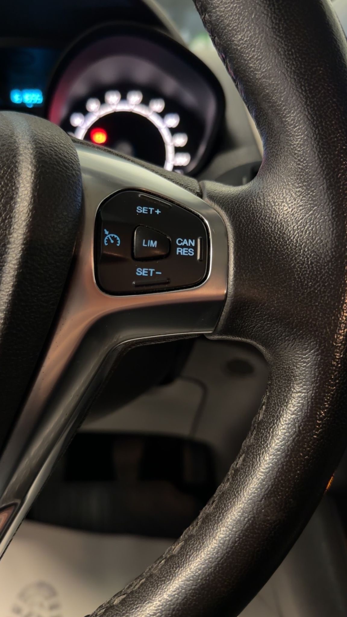 FORD Tourneo Courier 1.0 SCTi Trend-image-10
