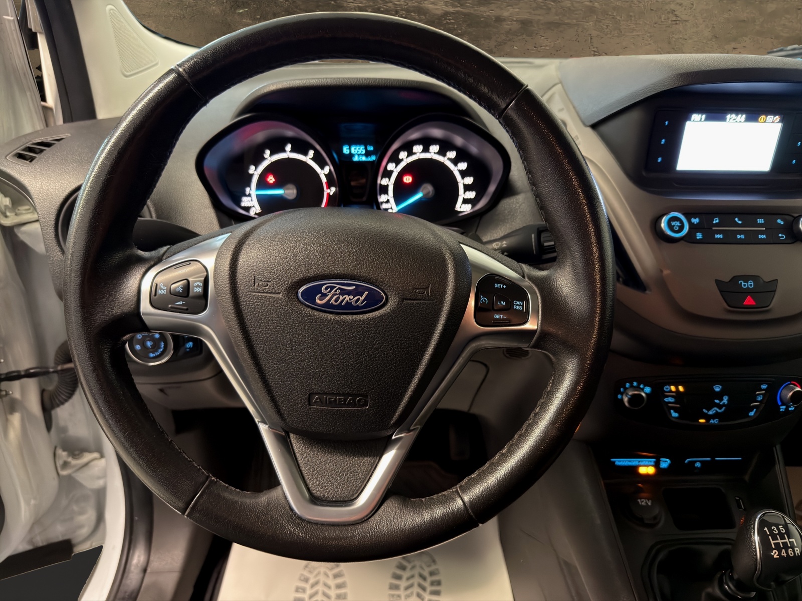 FORD Tourneo Courier 1.0 SCTi Trend-image-9