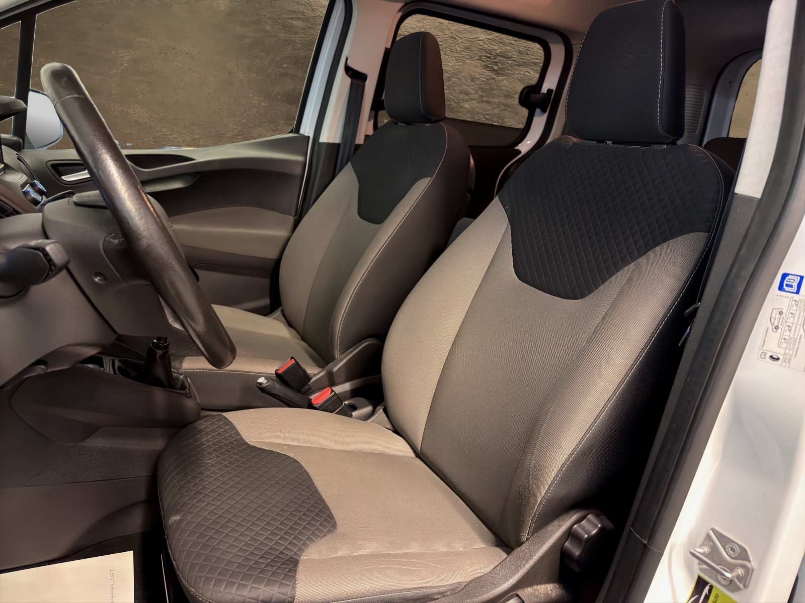 FORD Tourneo Courier 1.0 SCTi Trend-image-8