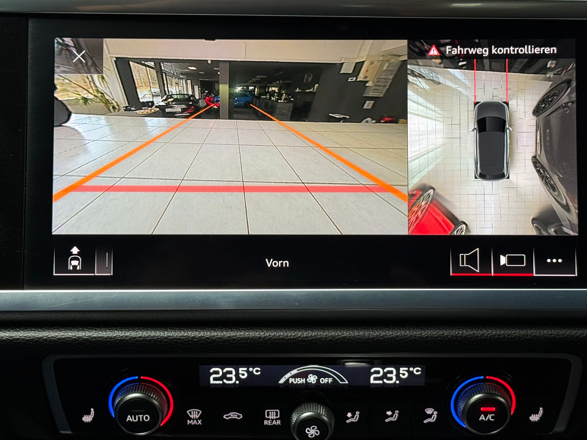 AUDI RS Q3 2.5 TFSI quattro S tronic-image-14