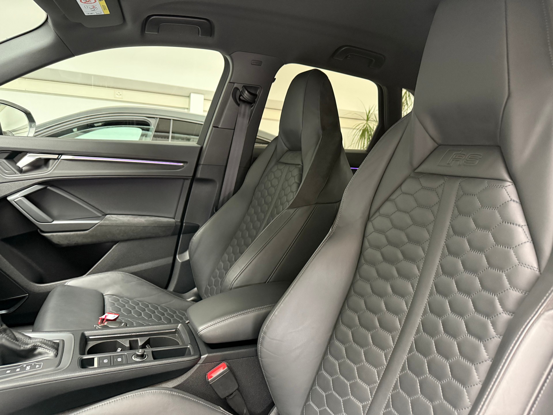 AUDI RS Q3 2.5 TFSI quattro S tronic-image-9