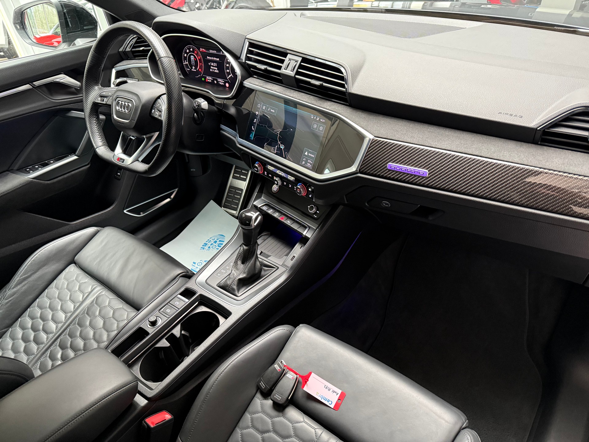 AUDI RS Q3 2.5 TFSI quattro S tronic-image-8