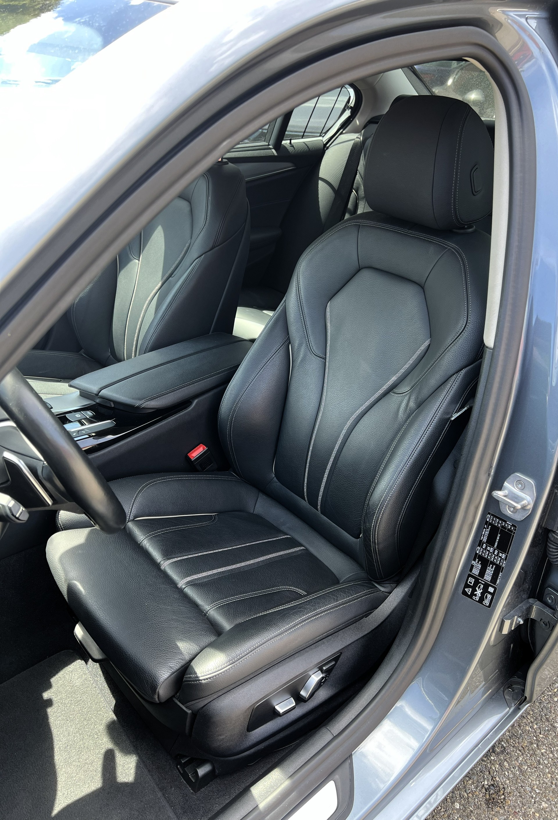 BMW 520d xDrive Sport Line Steptronic-image-16
