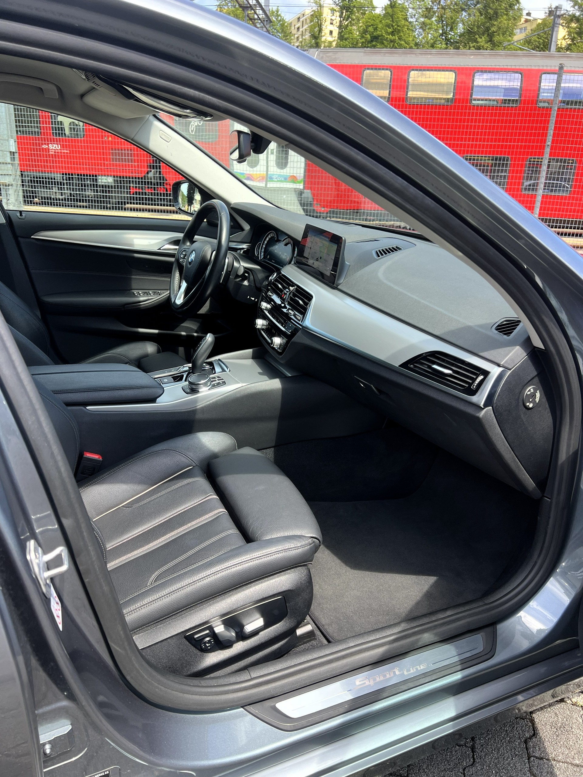 BMW 520d xDrive Sport Line Steptronic-image-14