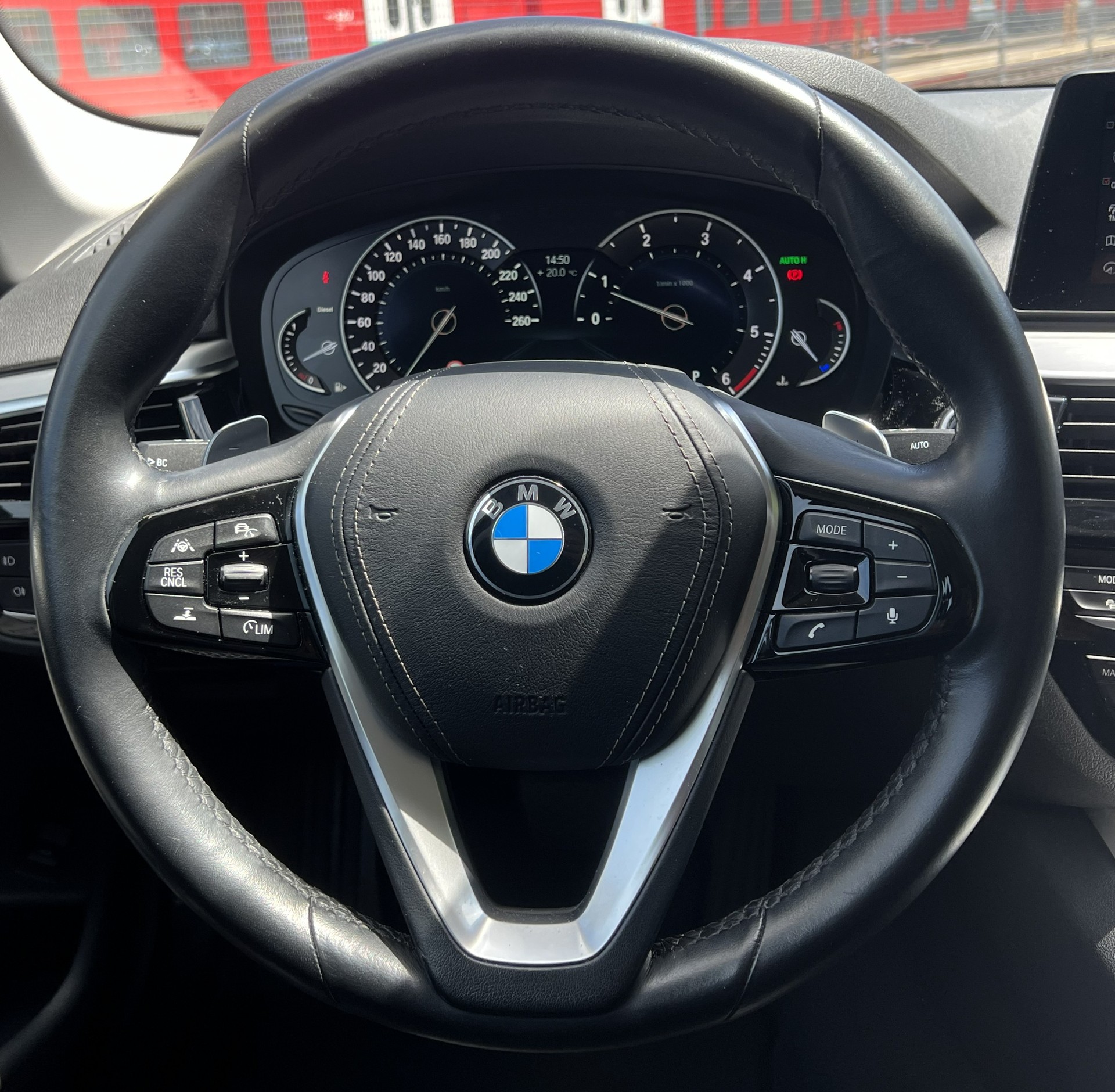 BMW 520d xDrive Sport Line Steptronic-image-24