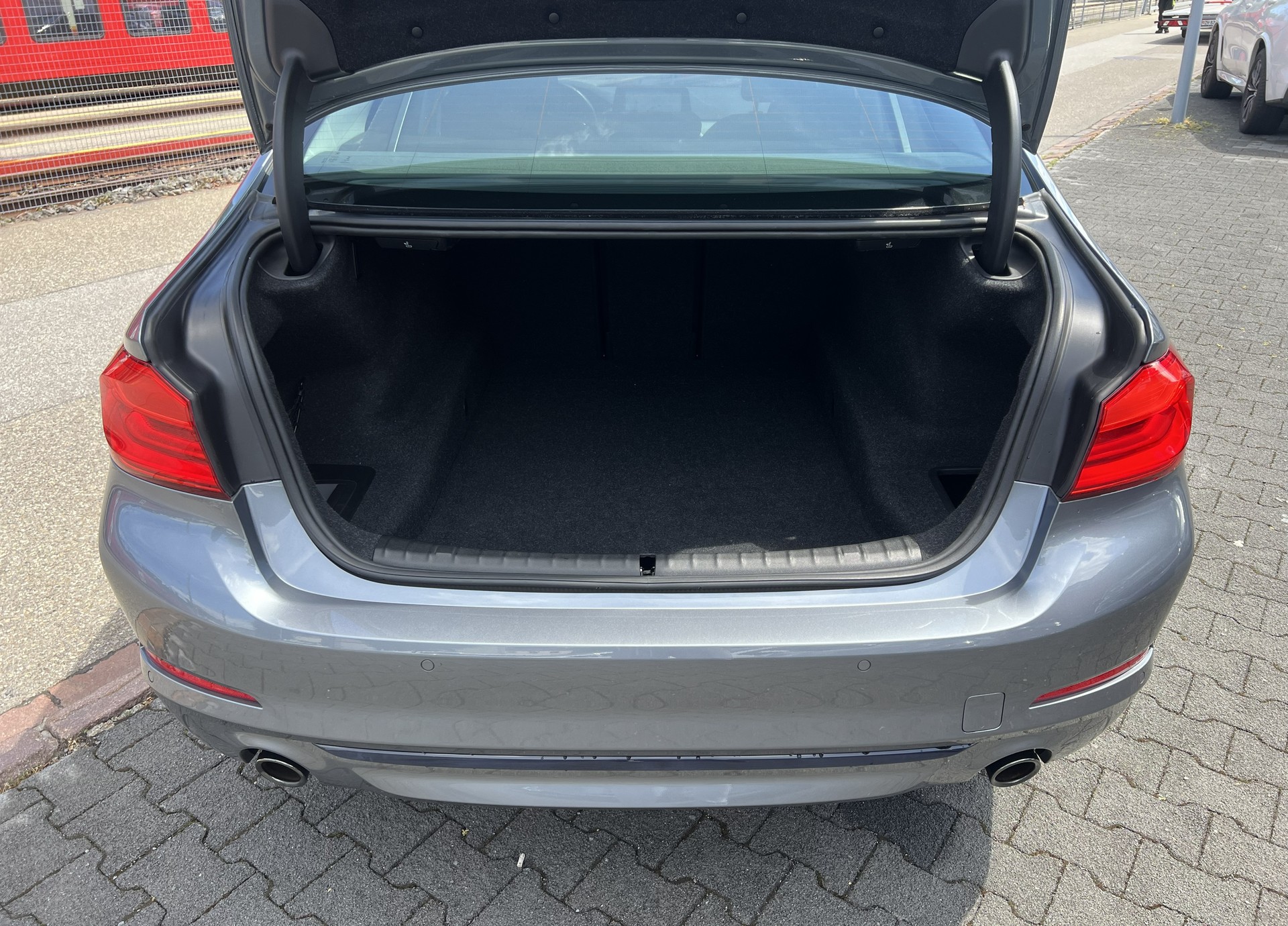 BMW 520d xDrive Sport Line Steptronic-image-12