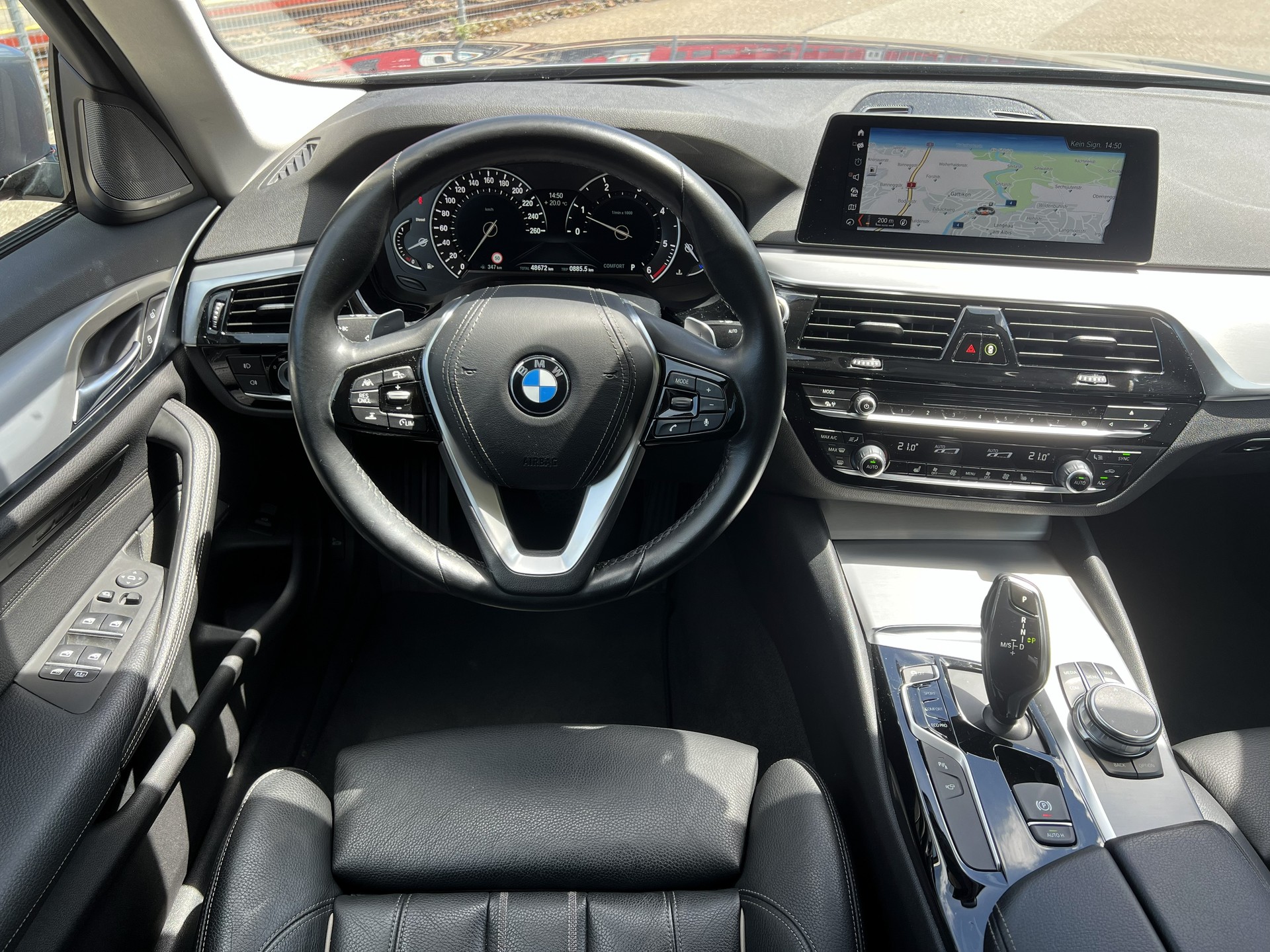 BMW 520d xDrive Sport Line Steptronic-image-25