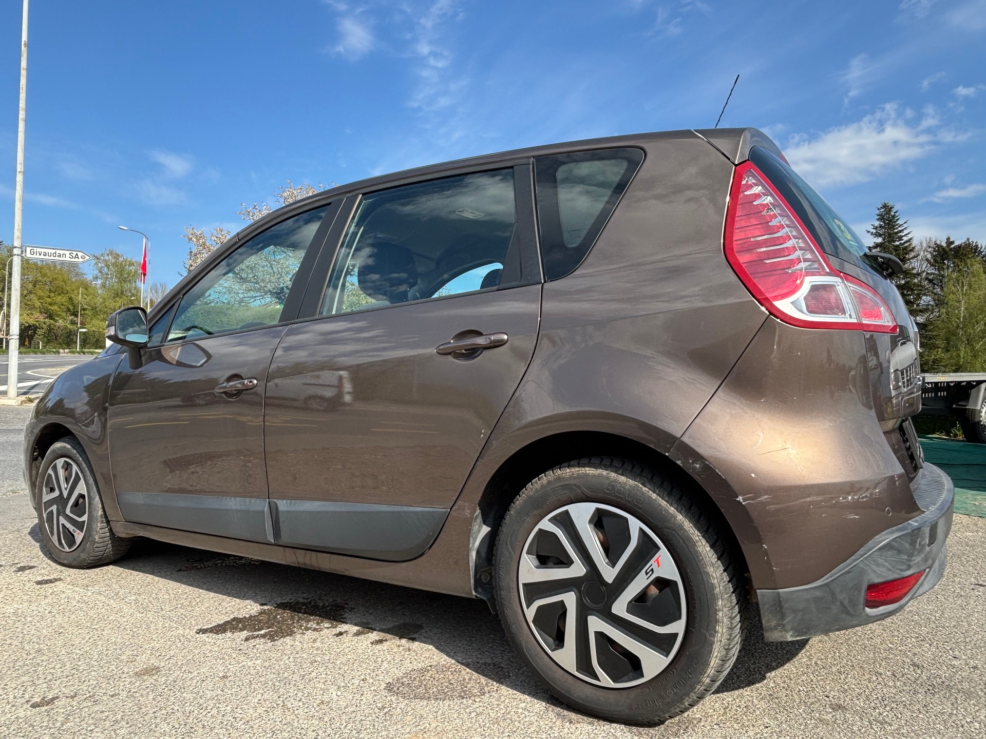 RENAULT Scénic 2.0 16V Expression X-Tronic CVT-image-5