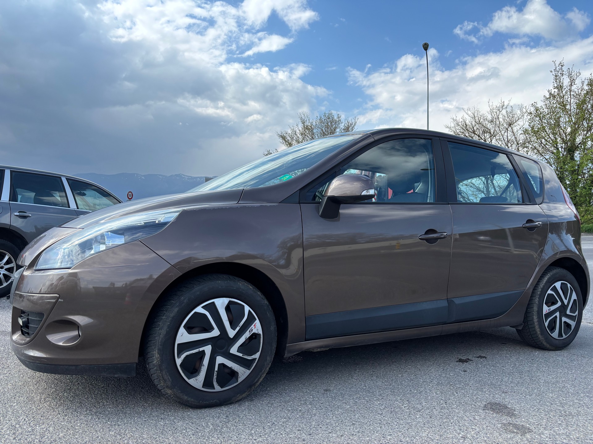 RENAULT Scénic 2.0 16V Expression X-Tronic CVT-image-2