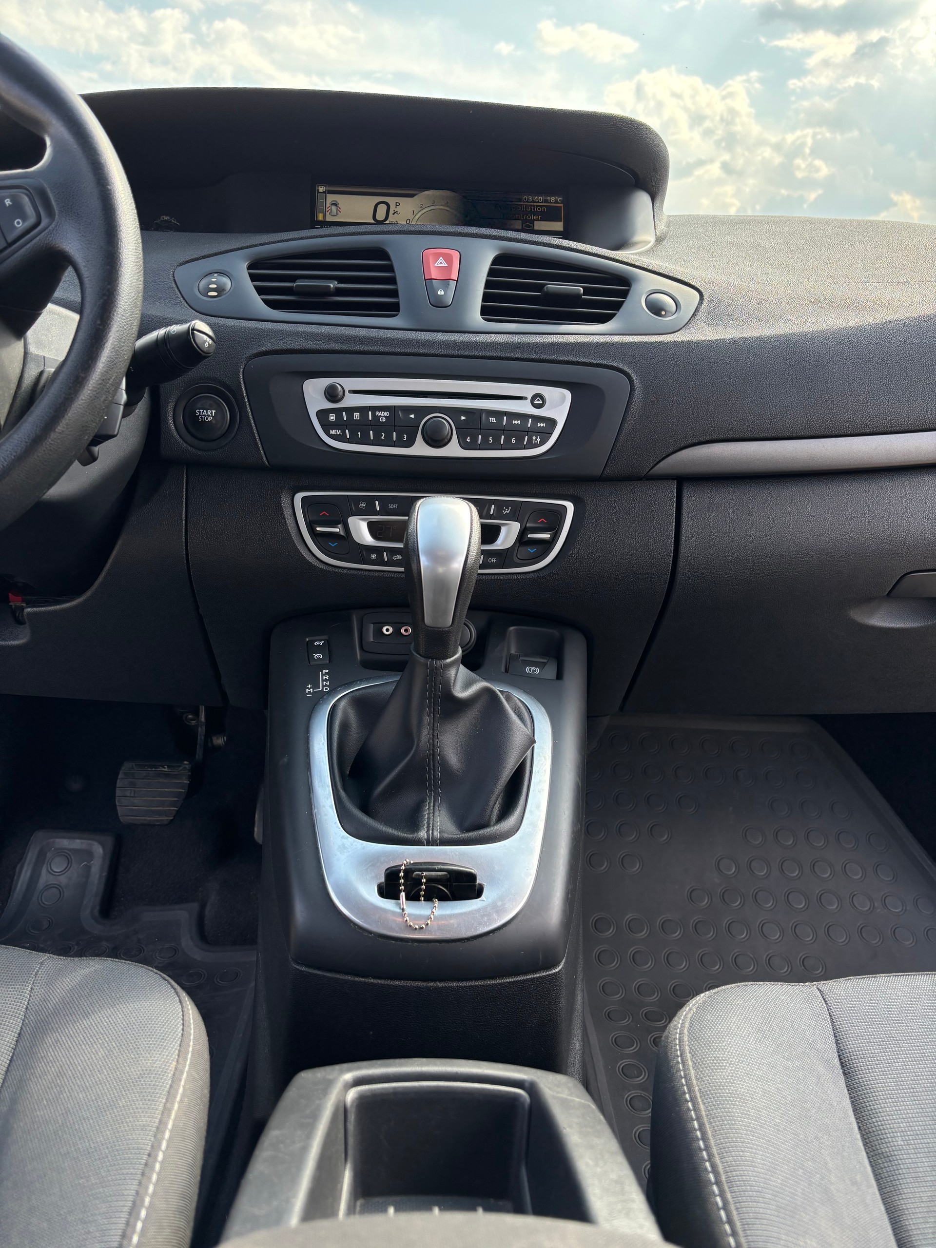 RENAULT Scénic 2.0 16V Expression X-Tronic CVT-image-8