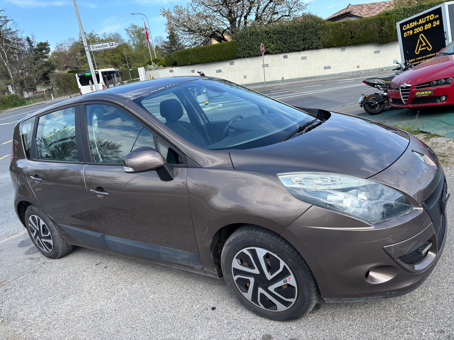 RENAULT Scénic 2.0 16V Expression X-Tronic CVT-image-1