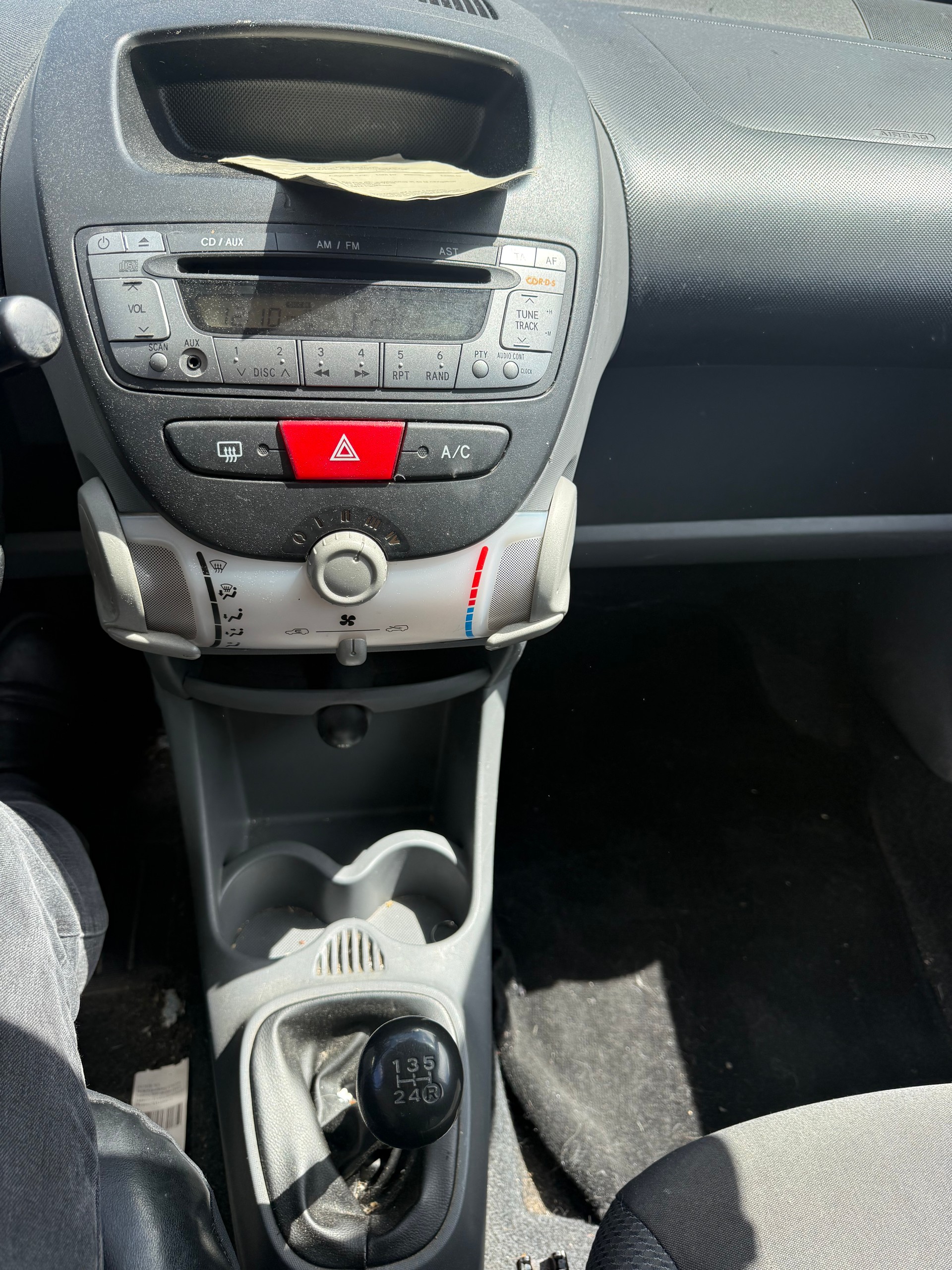 TOYOTA Aygo 1.0 Linea Terra-image-10