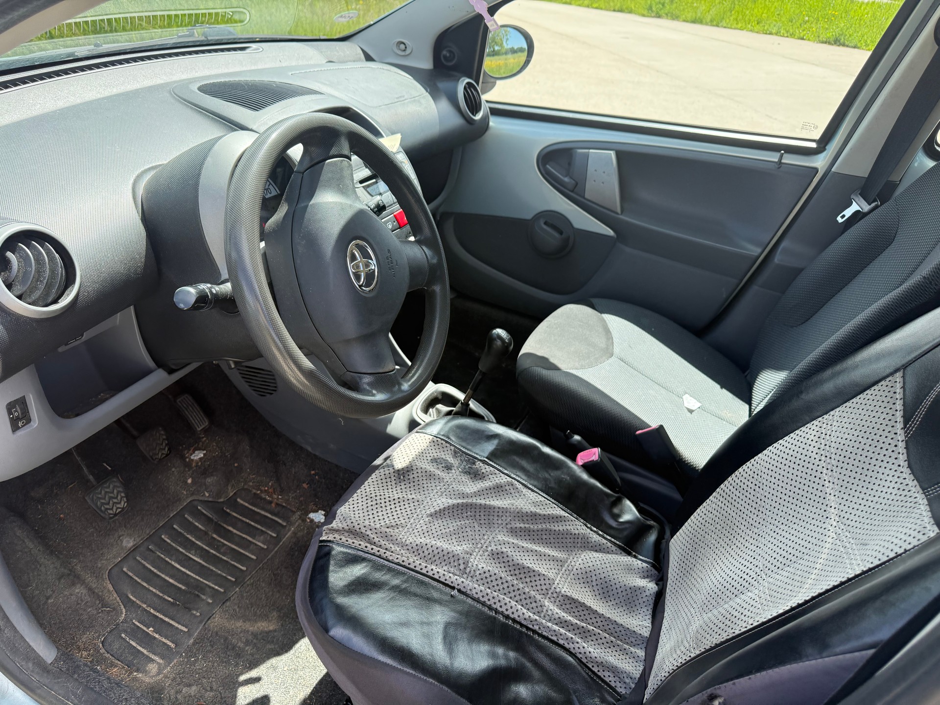 TOYOTA Aygo 1.0 Linea Terra-image-9