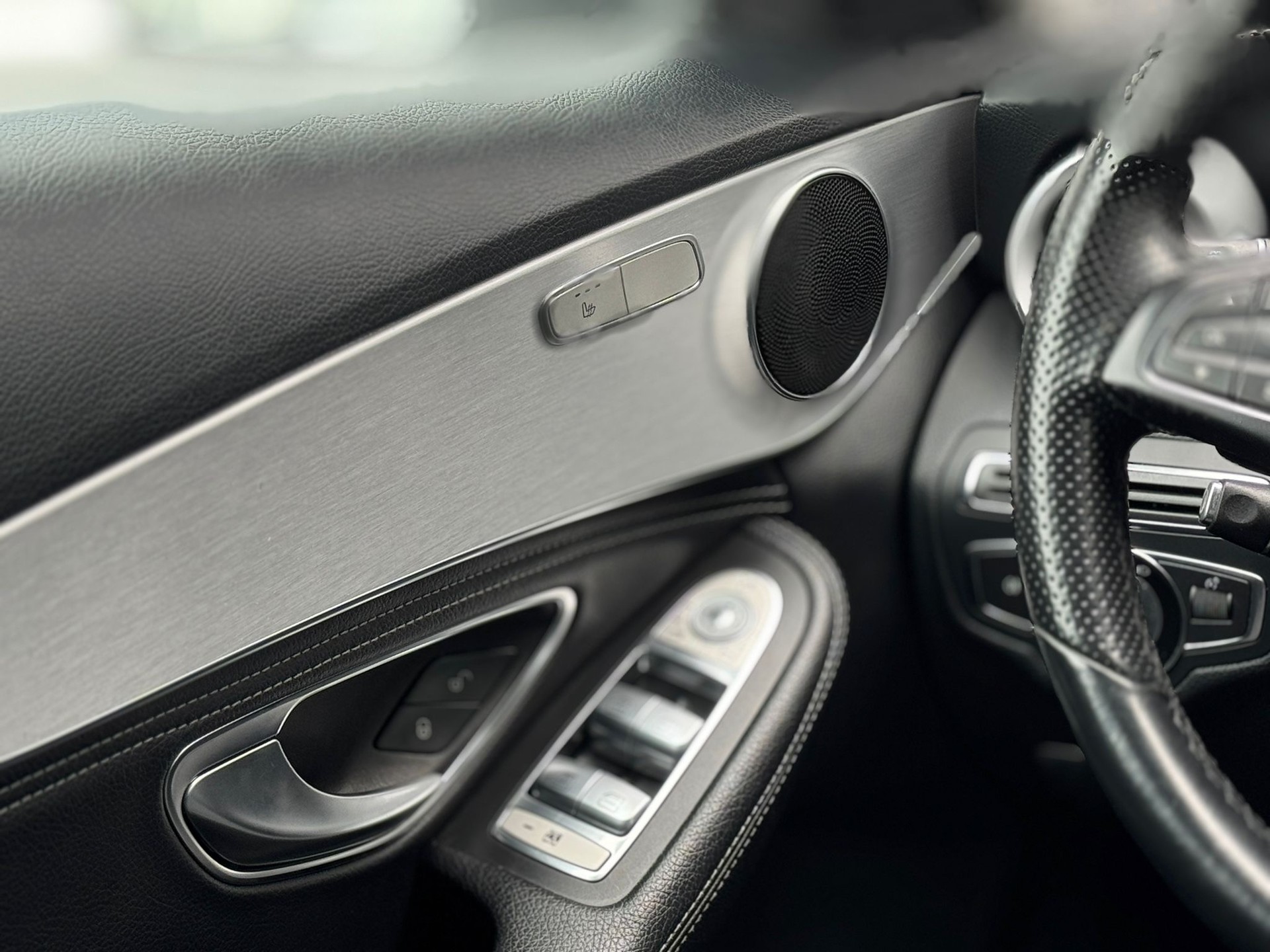 MERCEDES-BENZ C 180 AMG Line 7G-Tronic-image-10