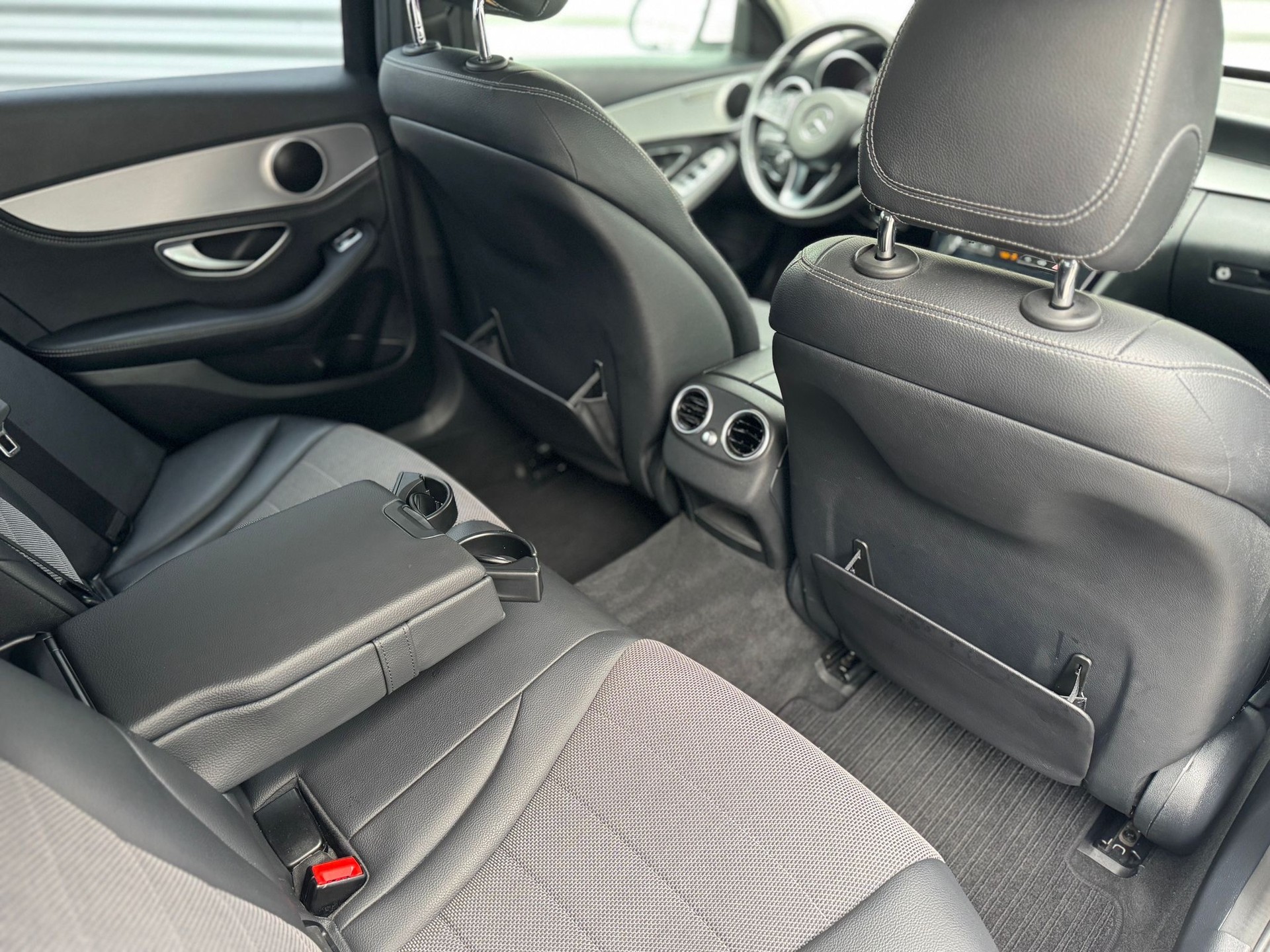 MERCEDES-BENZ C 180 AMG Line 7G-Tronic-image-11