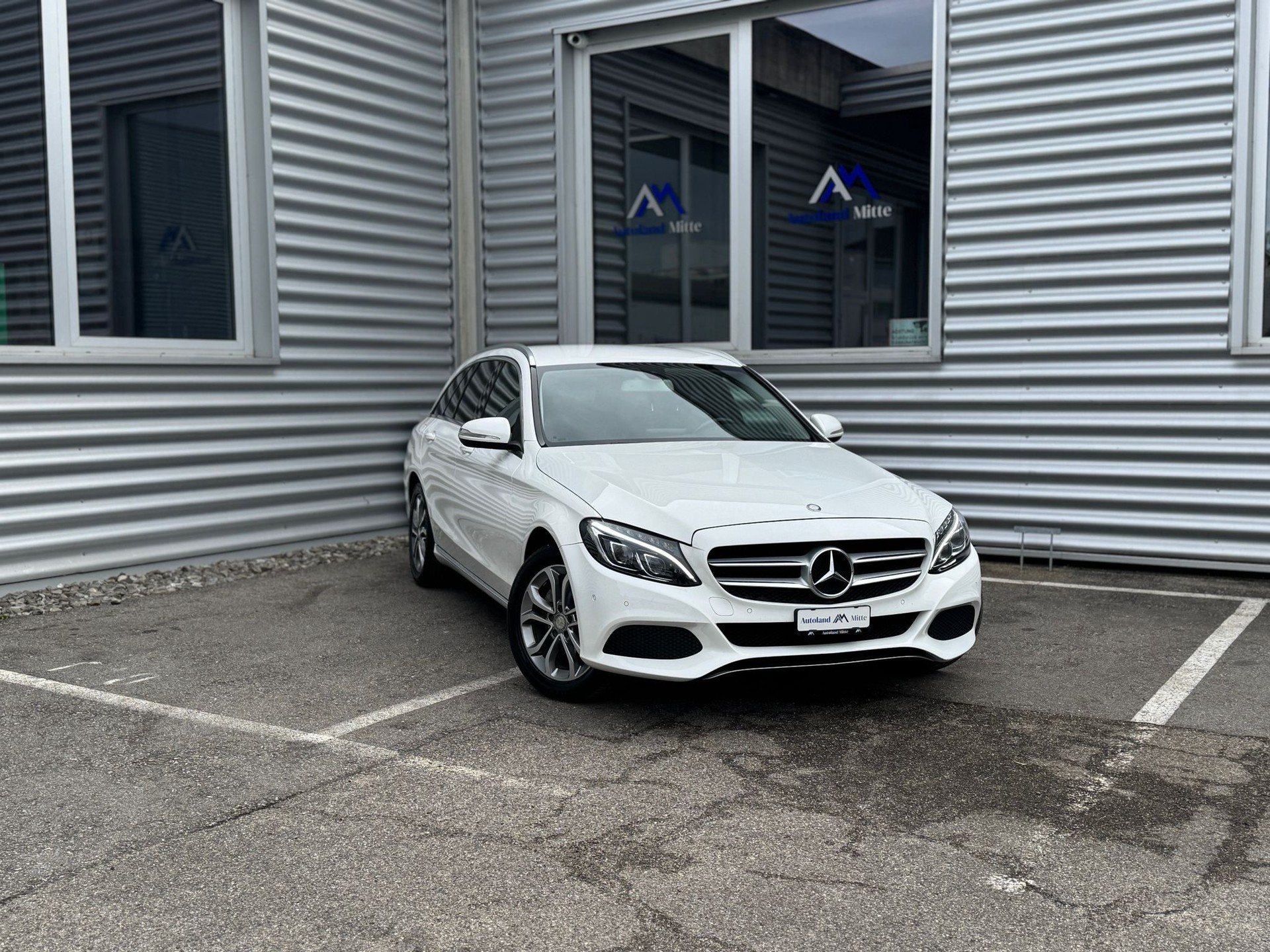 MERCEDES-BENZ C 180 AMG Line 7G-Tronic-showroom-element-1