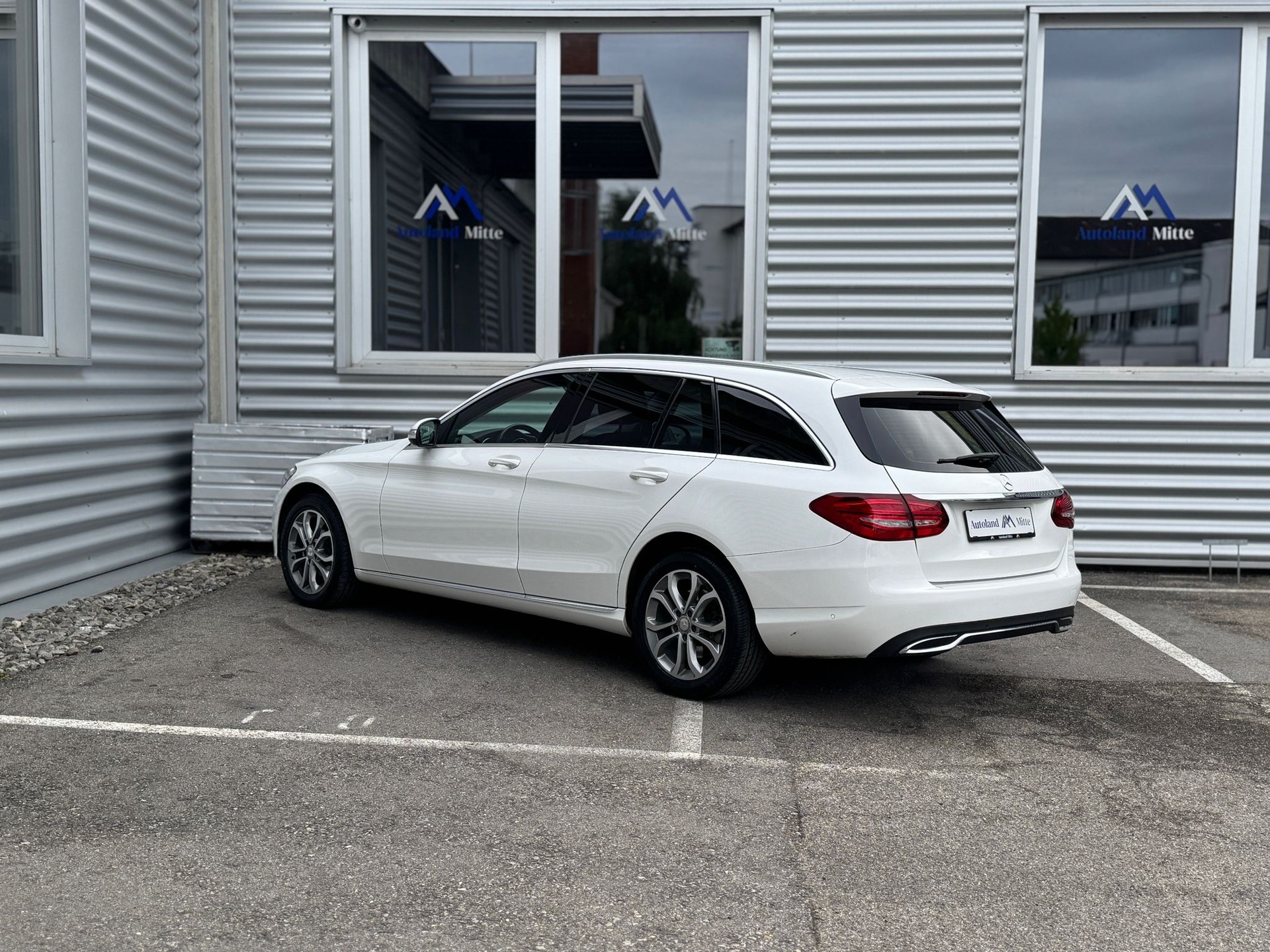 MERCEDES-BENZ C 180 AMG Line 7G-Tronic-showroom-element-2
