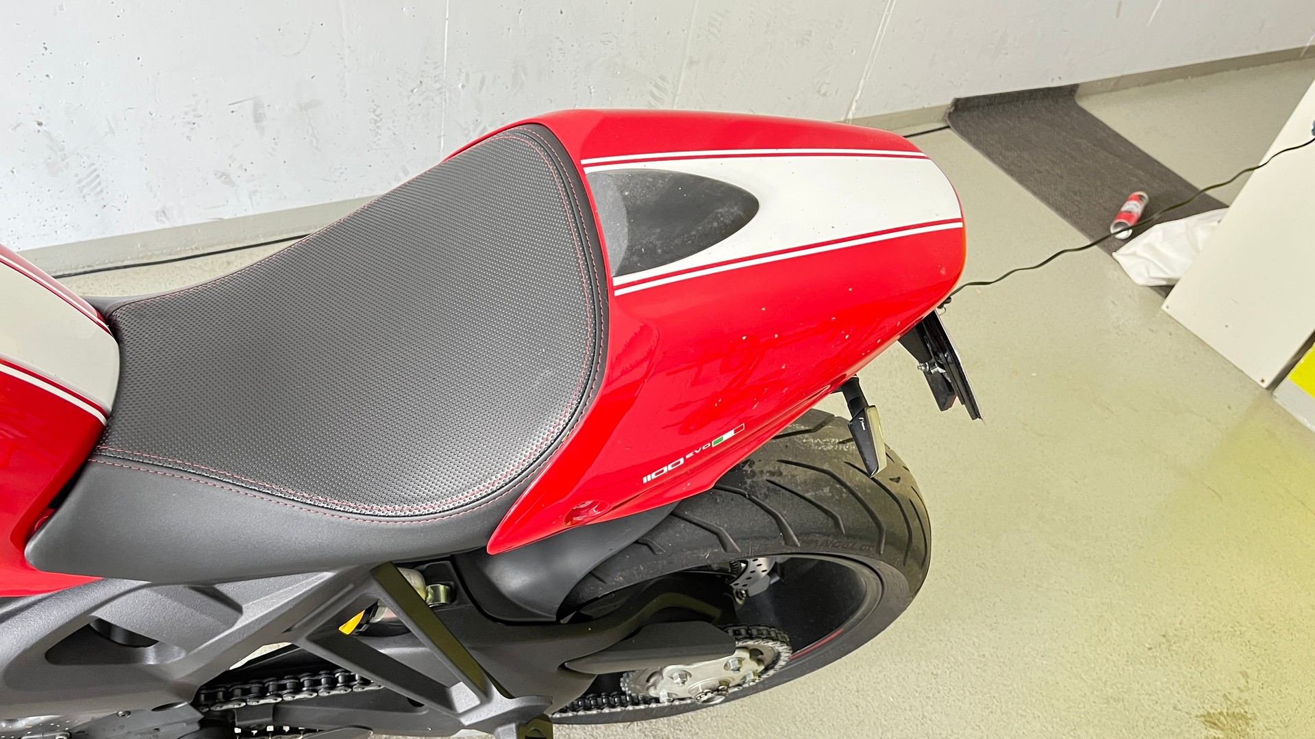 DUCATI Monster 1100 EVO ABS-image-1