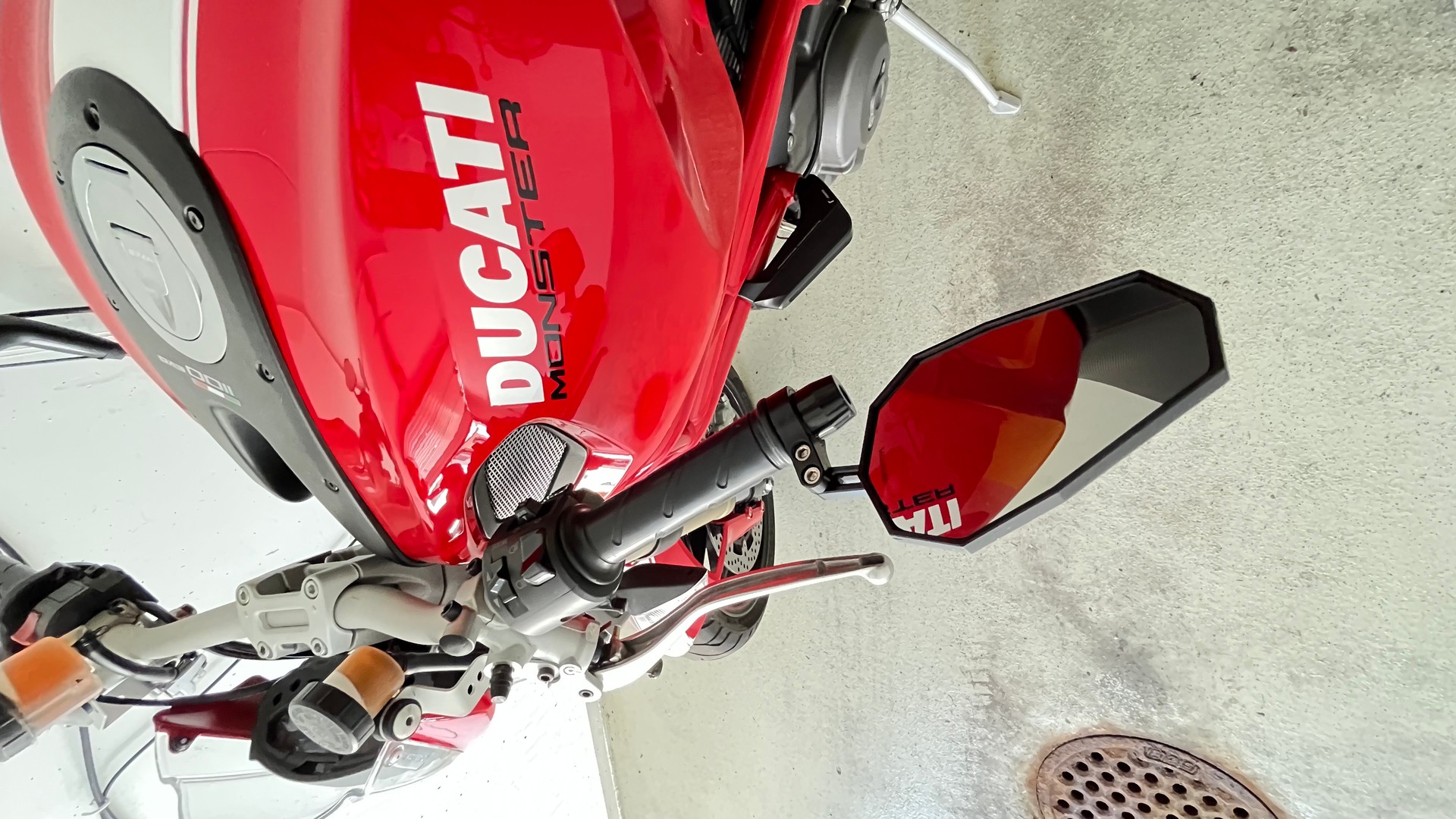 DUCATI Monster 1100 EVO ABS-image-7