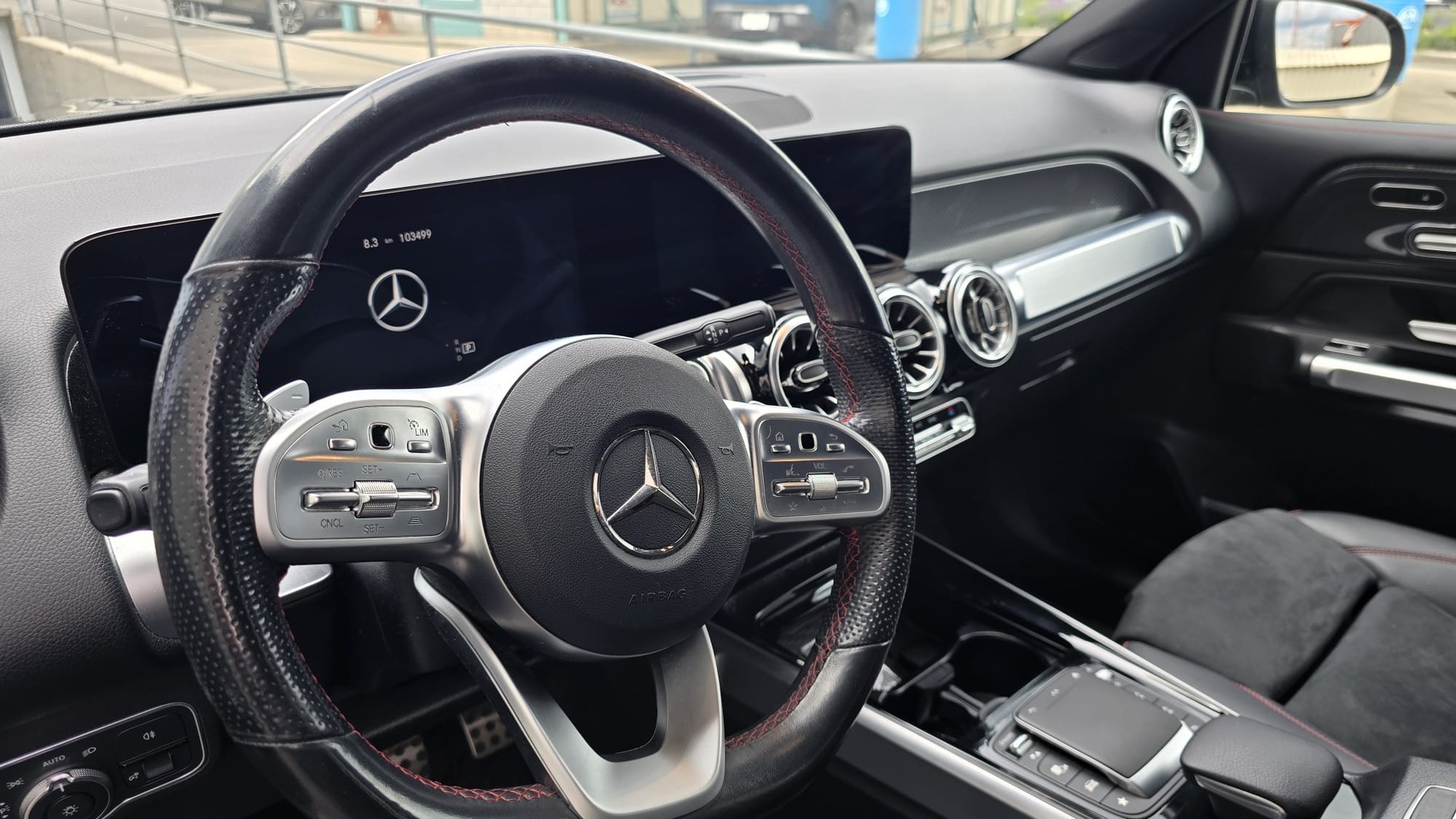 MERCEDES-BENZ GLB 200 AMG Line 4matic-image-9