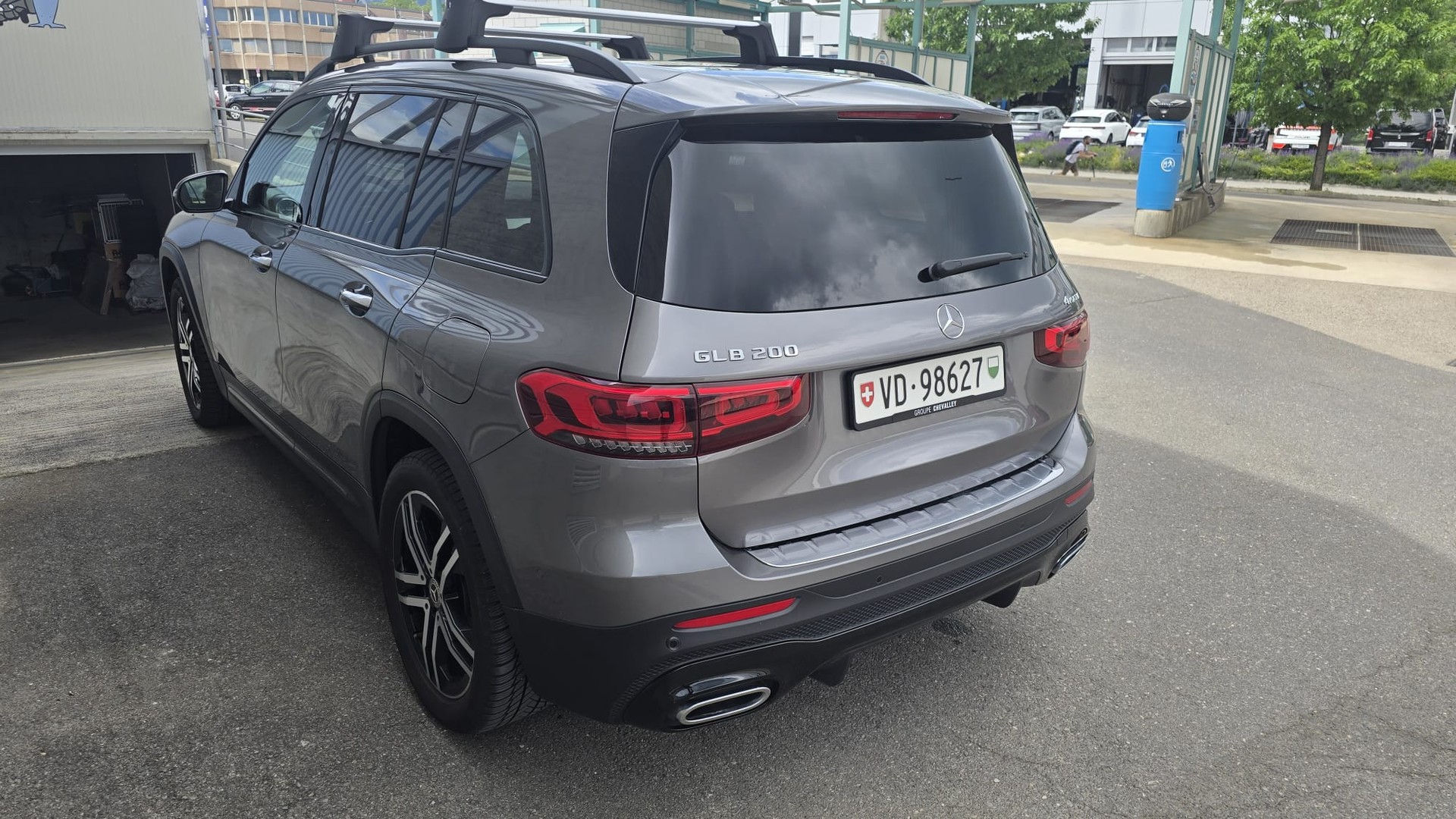 MERCEDES-BENZ GLB 200 AMG Line 4matic-image-1