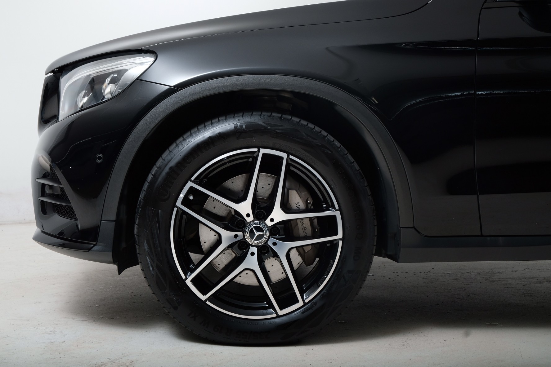 MERCEDES-BENZ GLC 250 AMG Line 4Matic 9G-Tronic-showroom-element-2