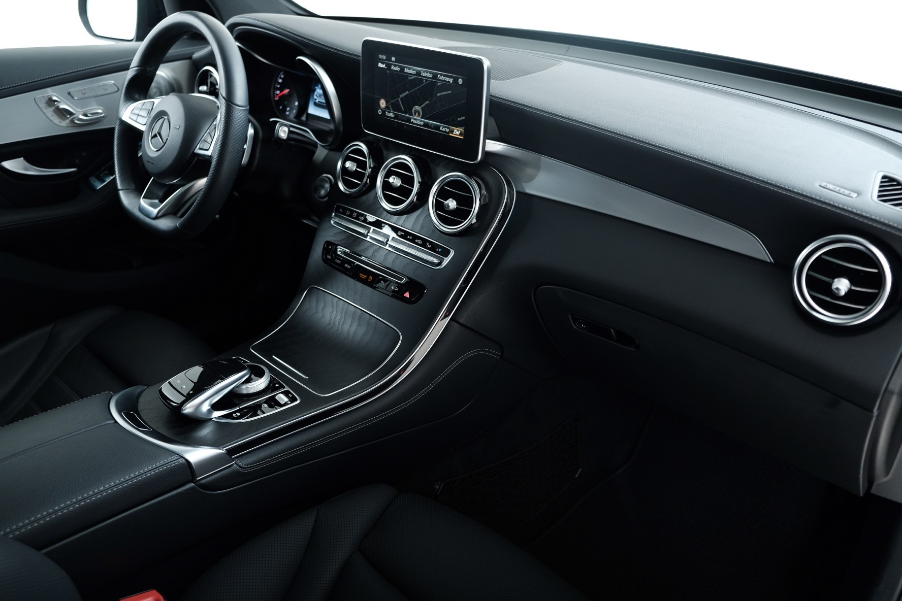 MERCEDES-BENZ GLC 250 AMG Line 4Matic 9G-Tronic-image-5